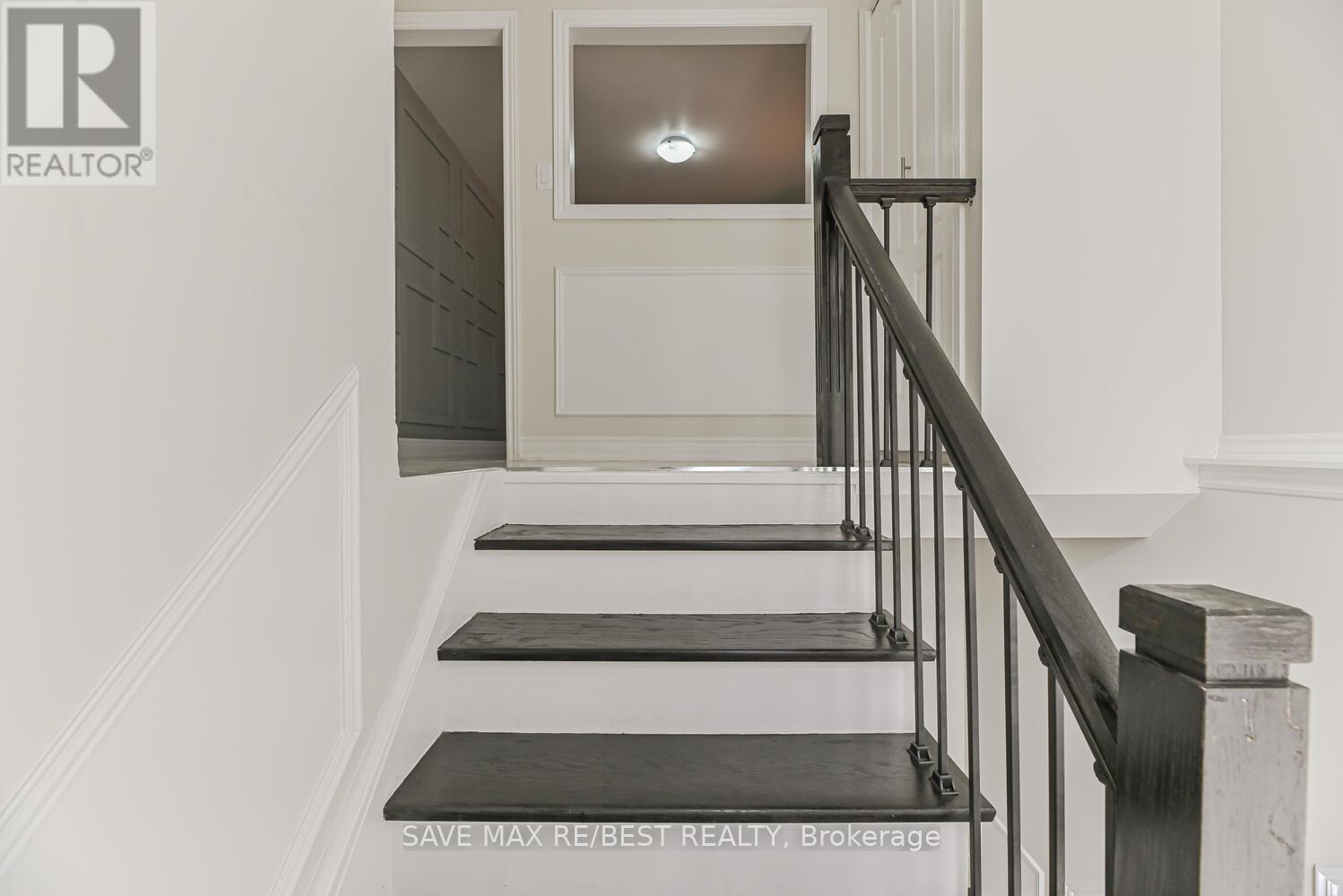 4 Petunias Road, Brampton, Ontario  L6V 3G8 - Photo 6 - W12675512