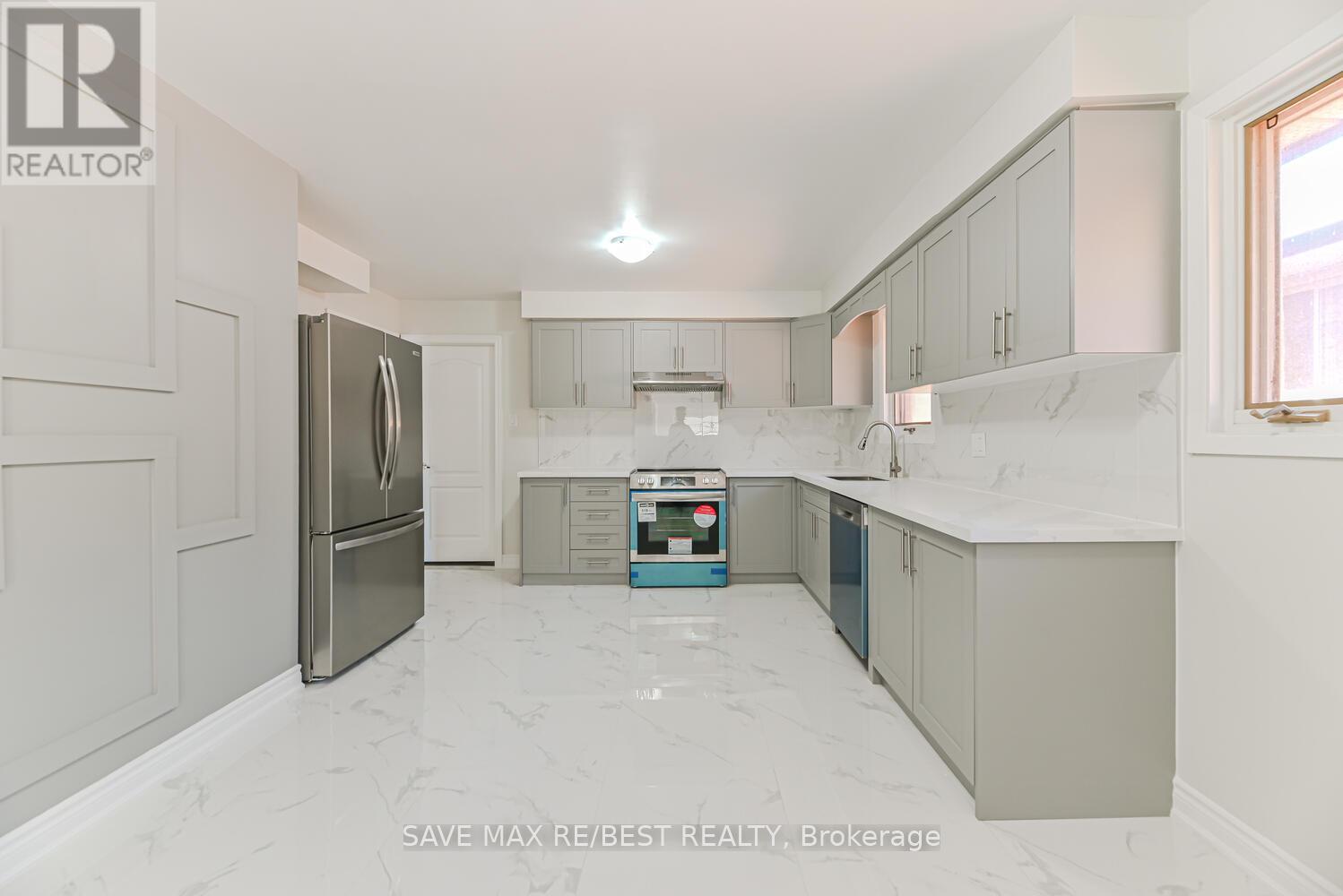 4 Petunias Road, Brampton, Ontario  L6V 3G8 - Photo 8 - W12675512