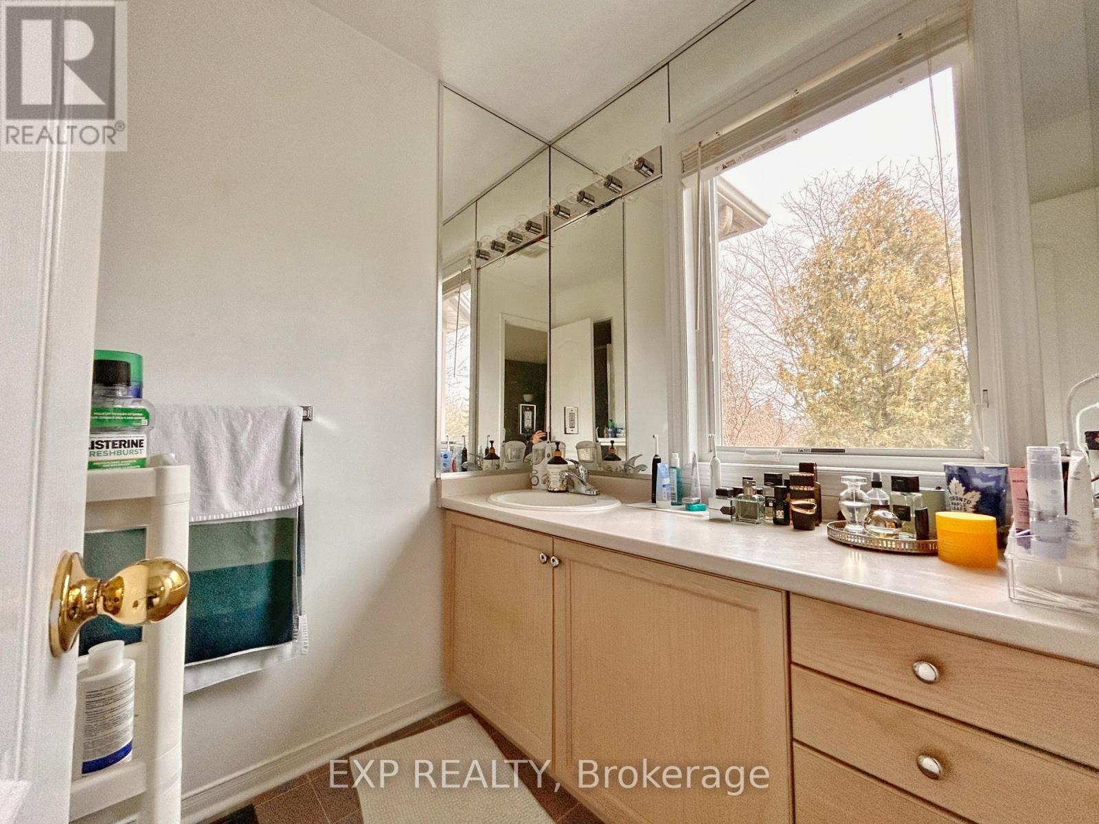 1150 Westview Terrace, Oakville, Ontario  L6M 3M1 - Photo 19 - W12675556