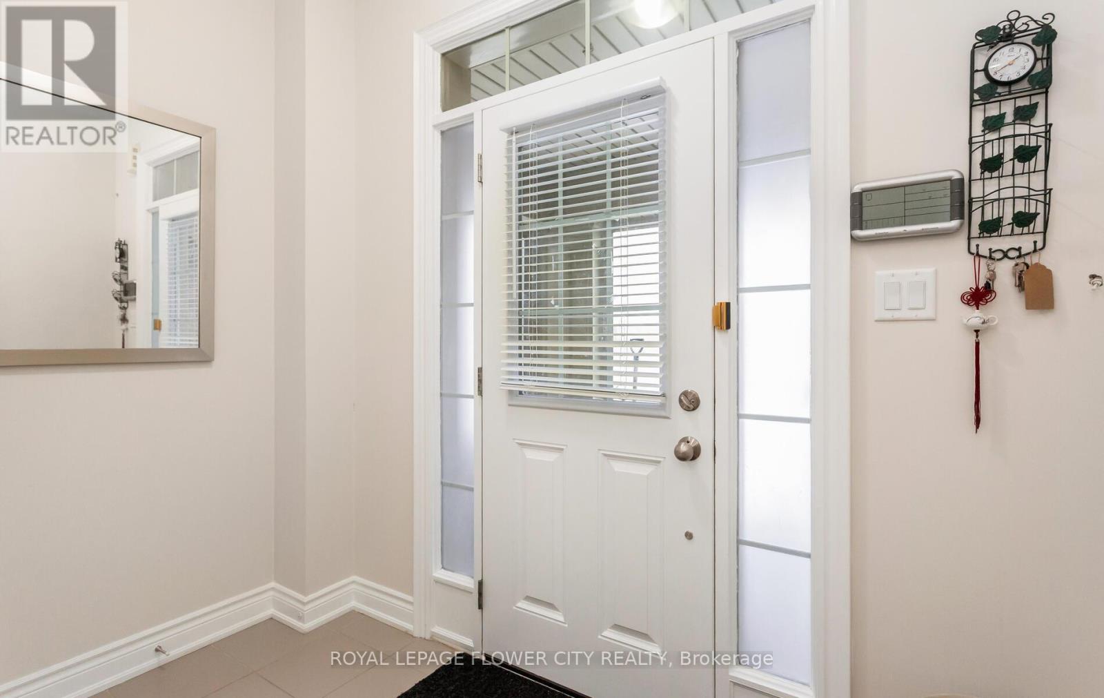 125 Lionhead Golf Road, Brampton, Ontario  L6Y 6C2 - Photo 2 - W12675600