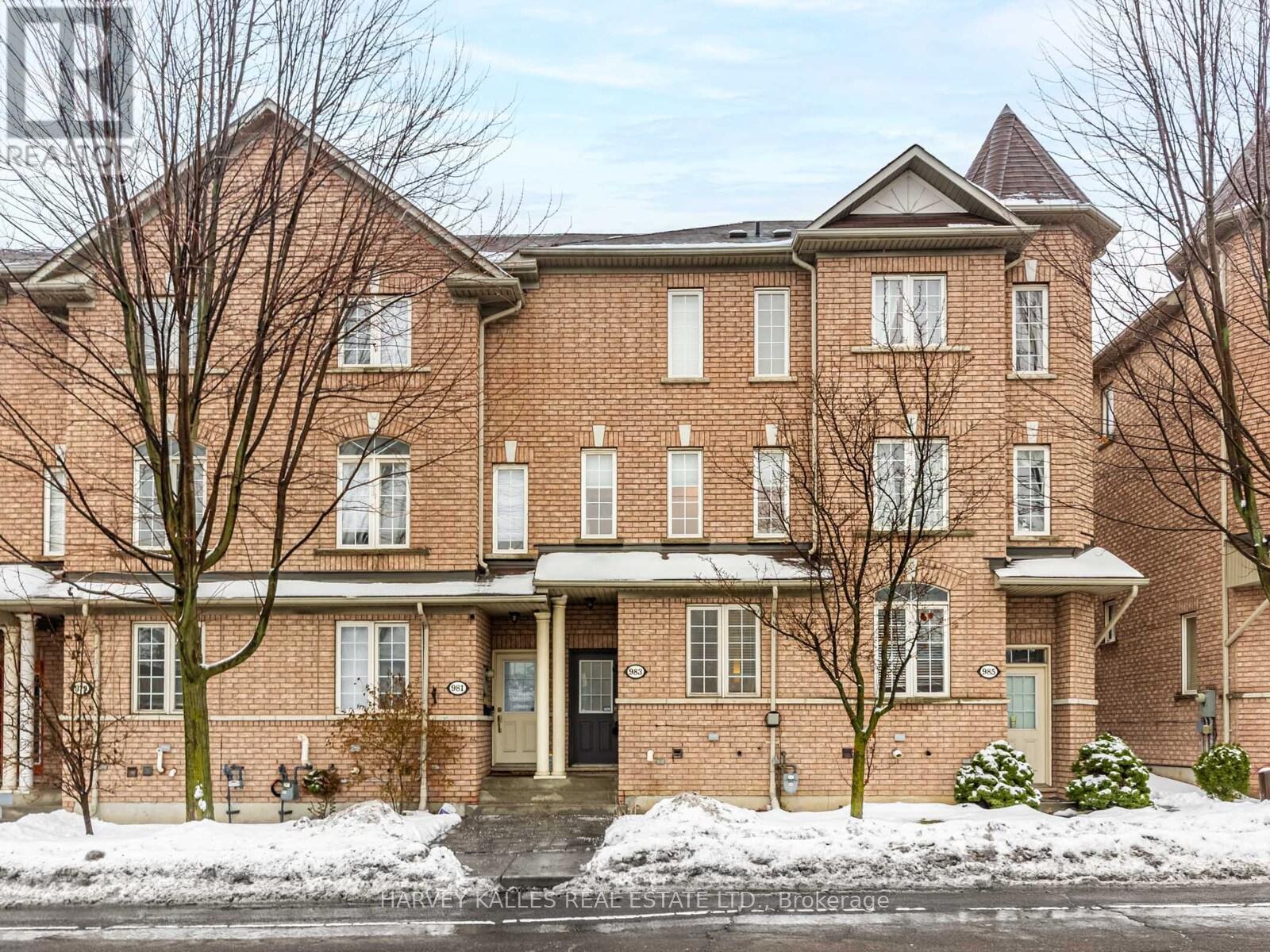 983 ROSELAWN AVENUE, Toronto, Ontario