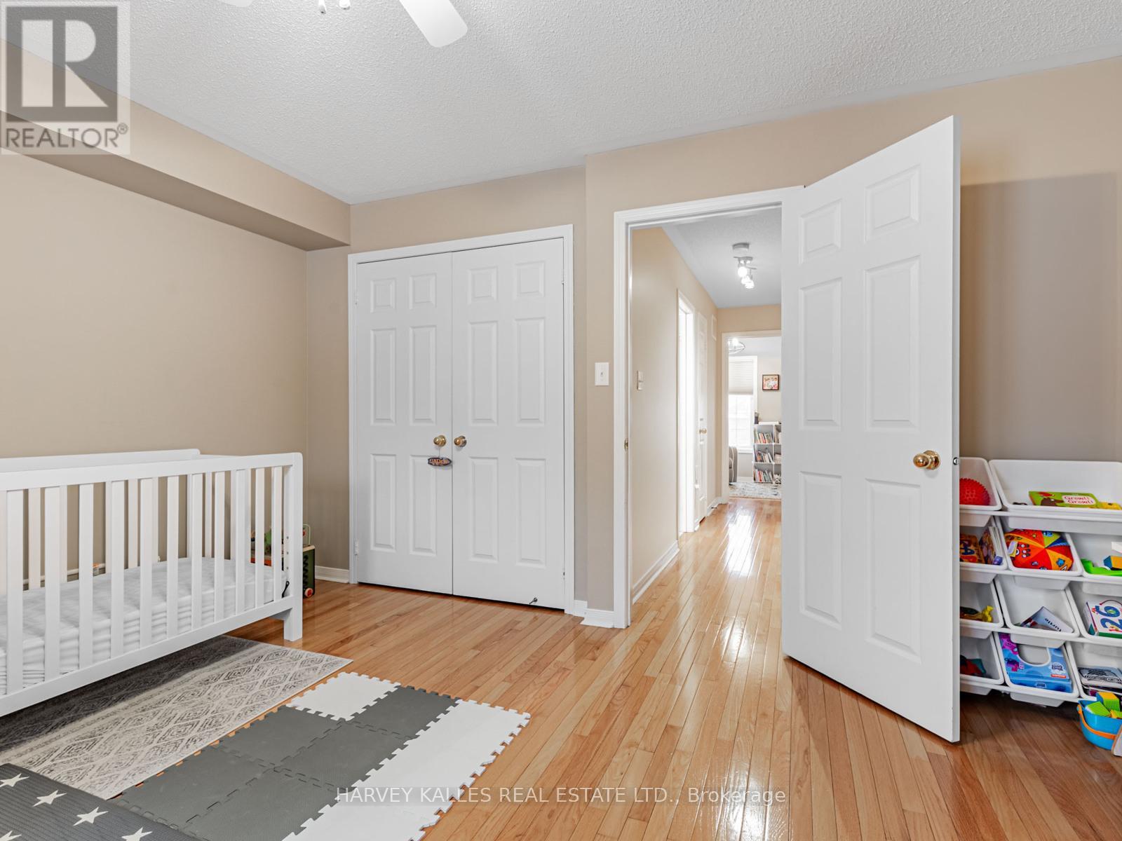 983 Roselawn Avenue, Toronto, Ontario  M6B 4M9 - Photo 16 - W12675606