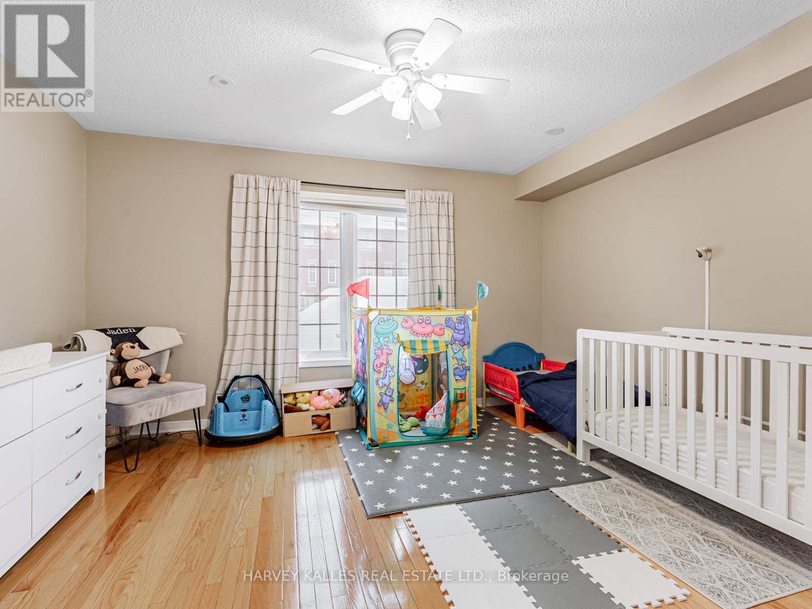 983 Roselawn Avenue, Toronto, Ontario  M6B 4M9 - Photo 17 - W12675606