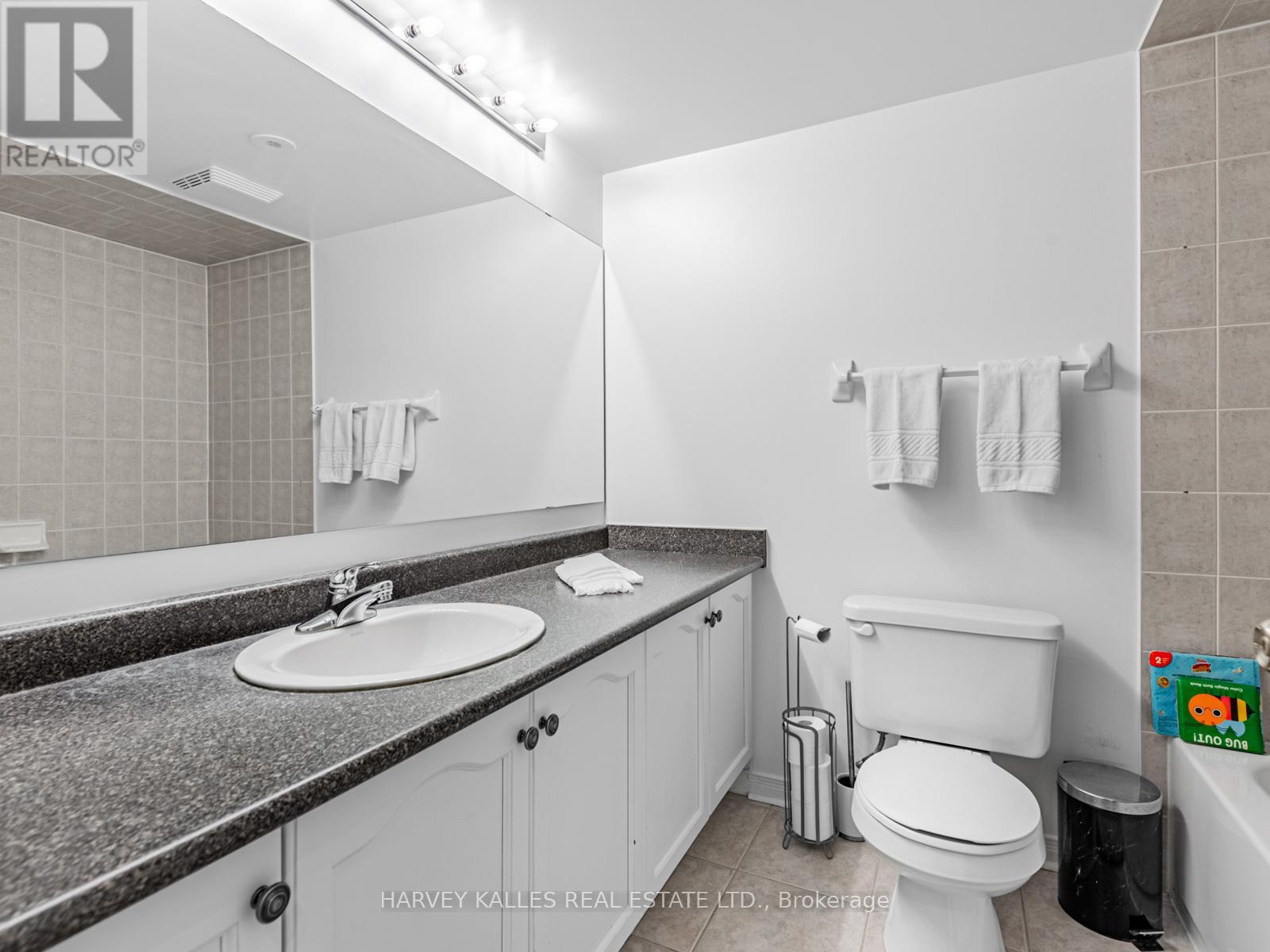 983 Roselawn Avenue, Toronto, Ontario  M6B 4M9 - Photo 18 - W12675606