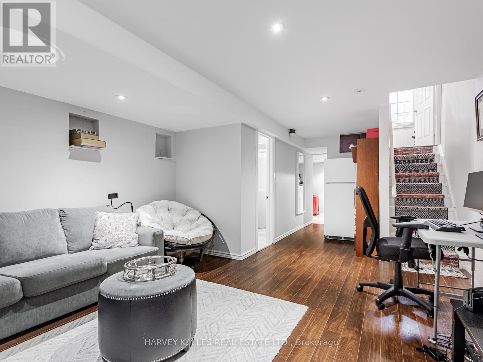 983 Roselawn Avenue, Toronto, Ontario  M6B 4M9 - Photo 27 - W12675606