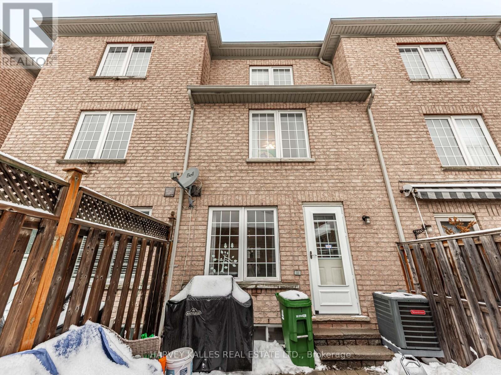 983 Roselawn Avenue, Toronto, Ontario  M6B 4M9 - Photo 30 - W12675606