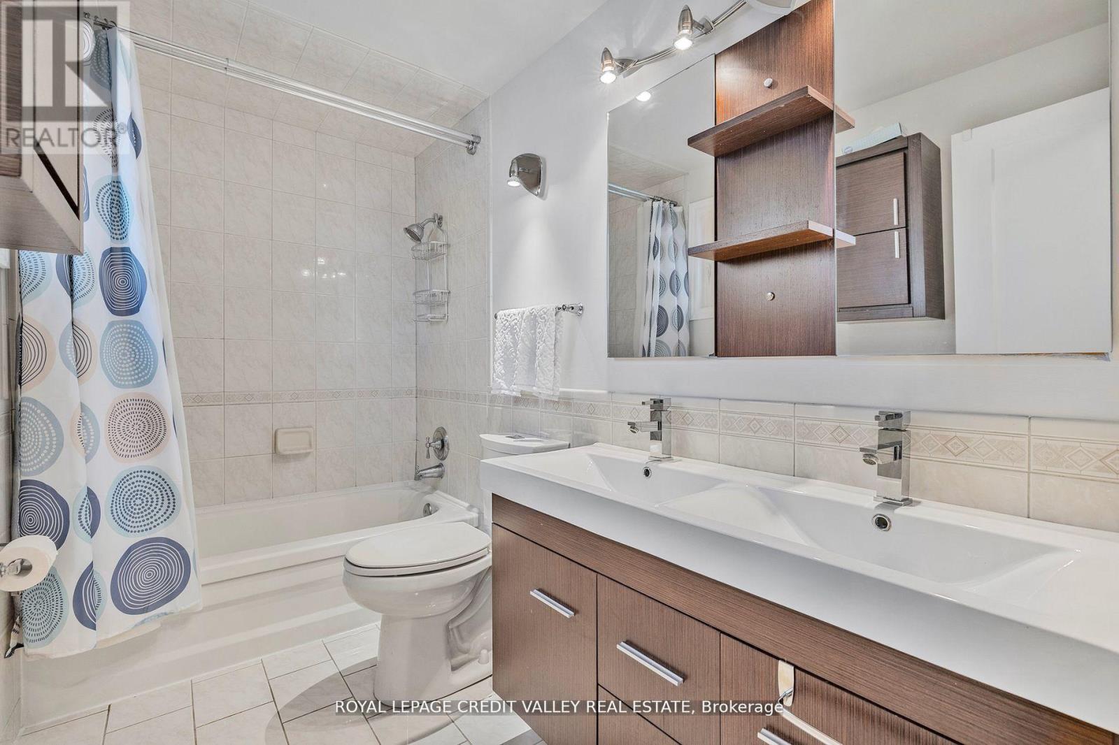 36 Lockton Crescent, Brampton, Ontario  L6W 1C3 - Photo 29 - W12675684