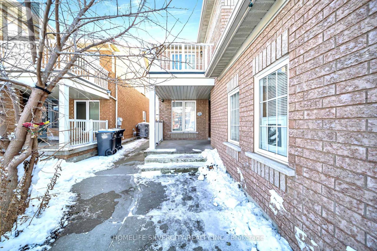 19 Vintage Gate, Brampton, Ontario  L6X 4C4 - Photo 2 - W12675698