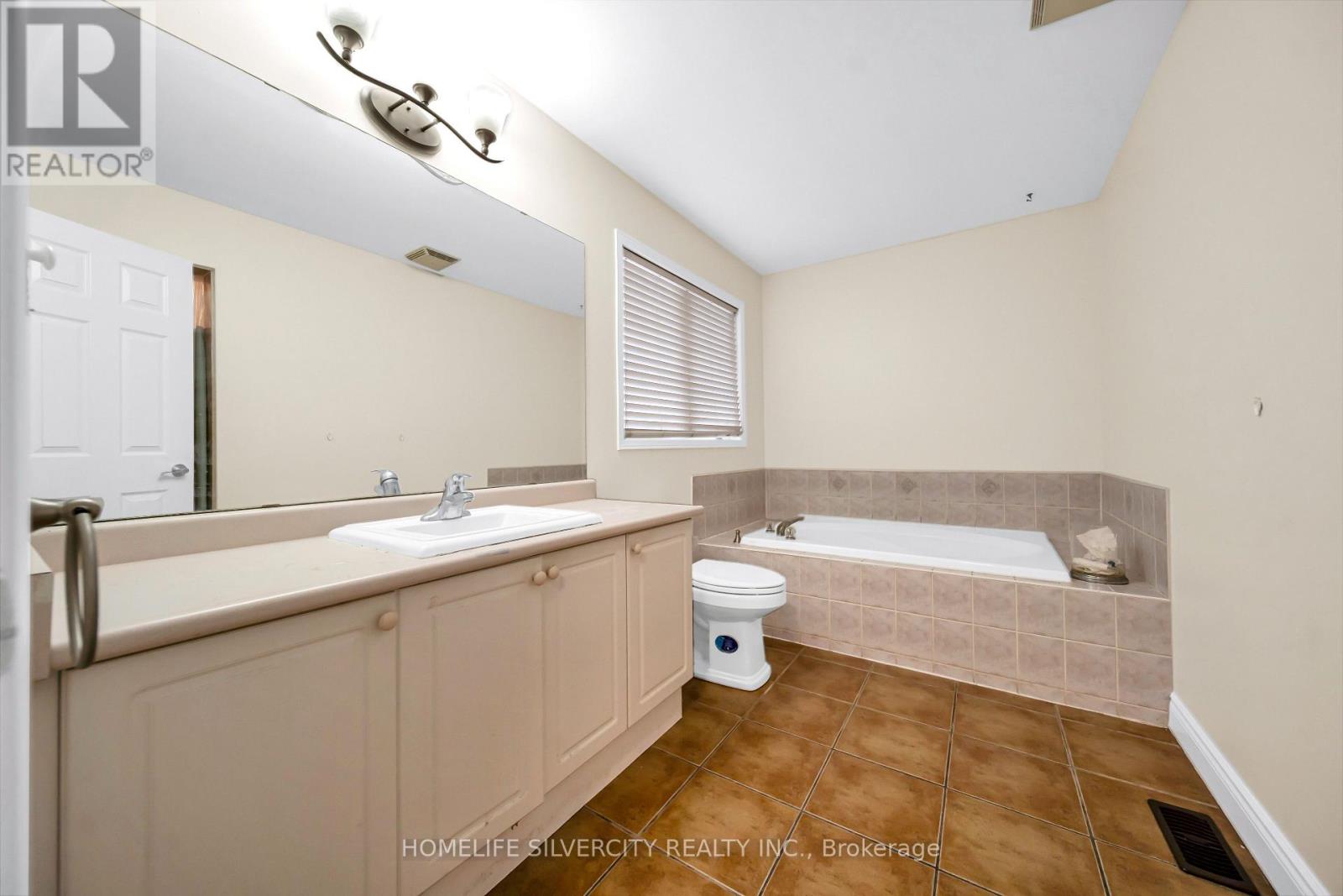 19 Vintage Gate, Brampton, Ontario  L6X 4C4 - Photo 22 - W12675698