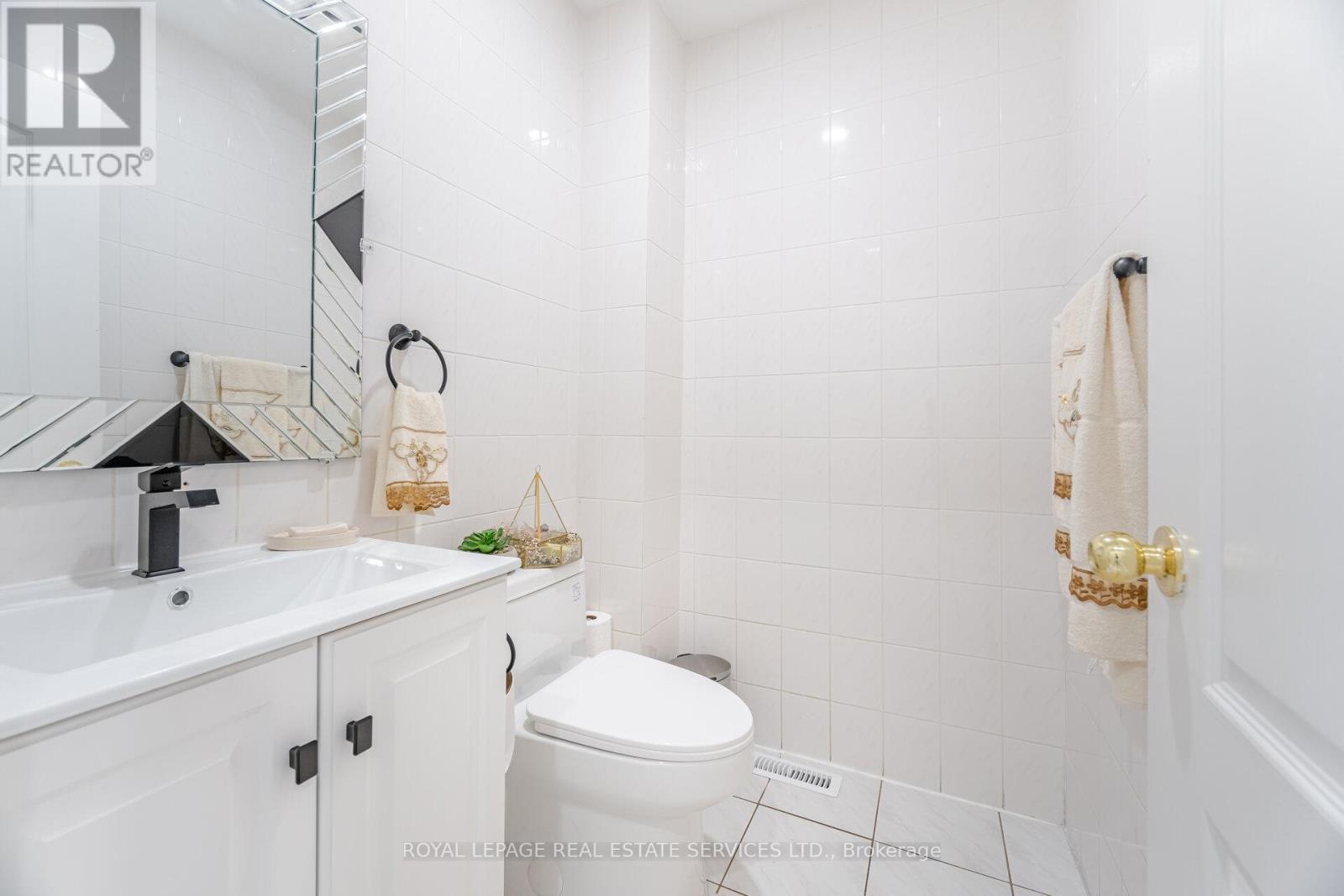 52 Wildberry Crescent, Brampton, Ontario  L6R 1J9 - Photo 15 - W12675704