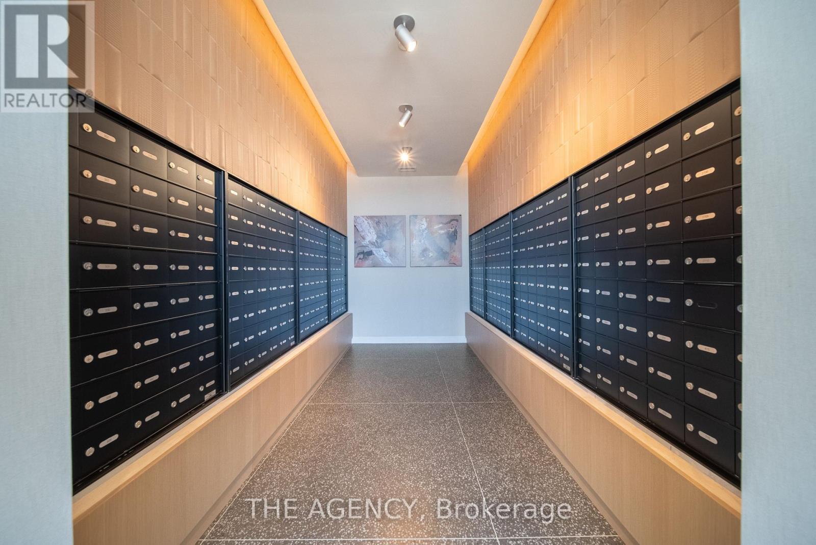 810 - 2495 Eglinton Avenue W, Mississauga, Ontario  L5M 2T2 - Photo 28 - W12675752