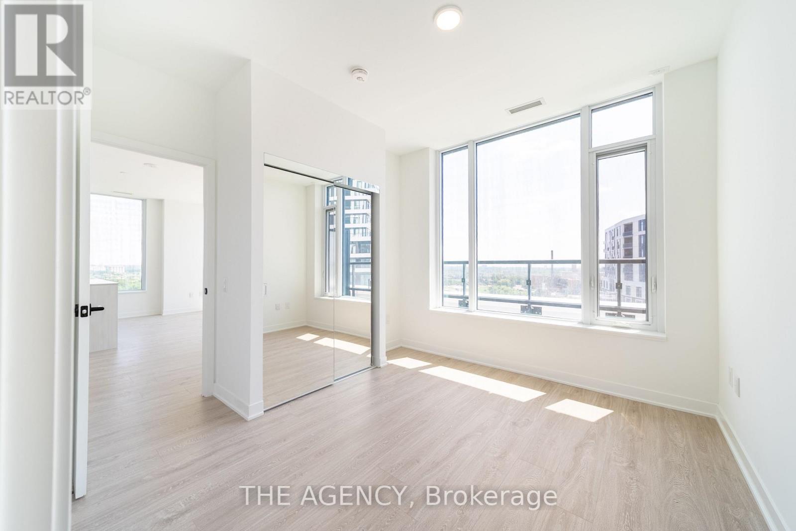 810 - 2495 Eglinton Avenue W, Mississauga, Ontario  L5M 2T2 - Photo 9 - W12675752