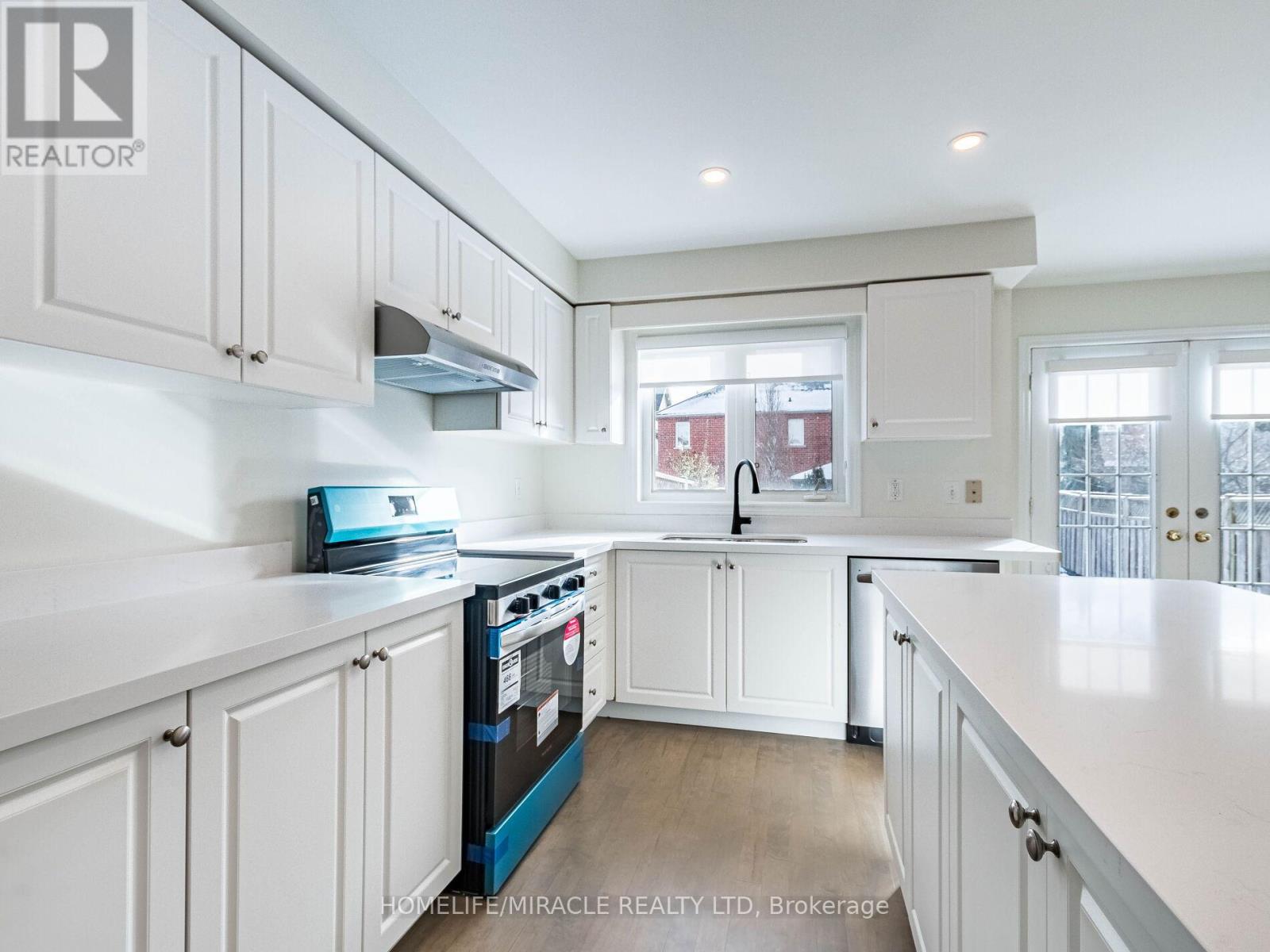 1130 Hickory Hollow Glen, Mississauga, Ontario  L5W 1Z8 - Photo 11 - W12675772