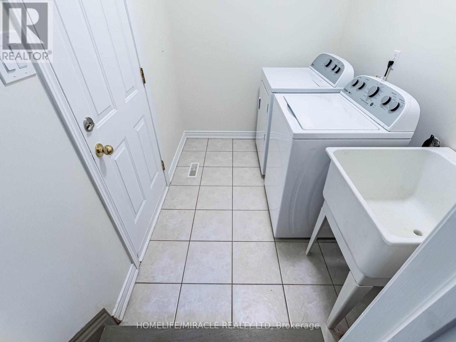 1130 Hickory Hollow Glen, Mississauga, Ontario  L5W 1Z8 - Photo 15 - W12675772