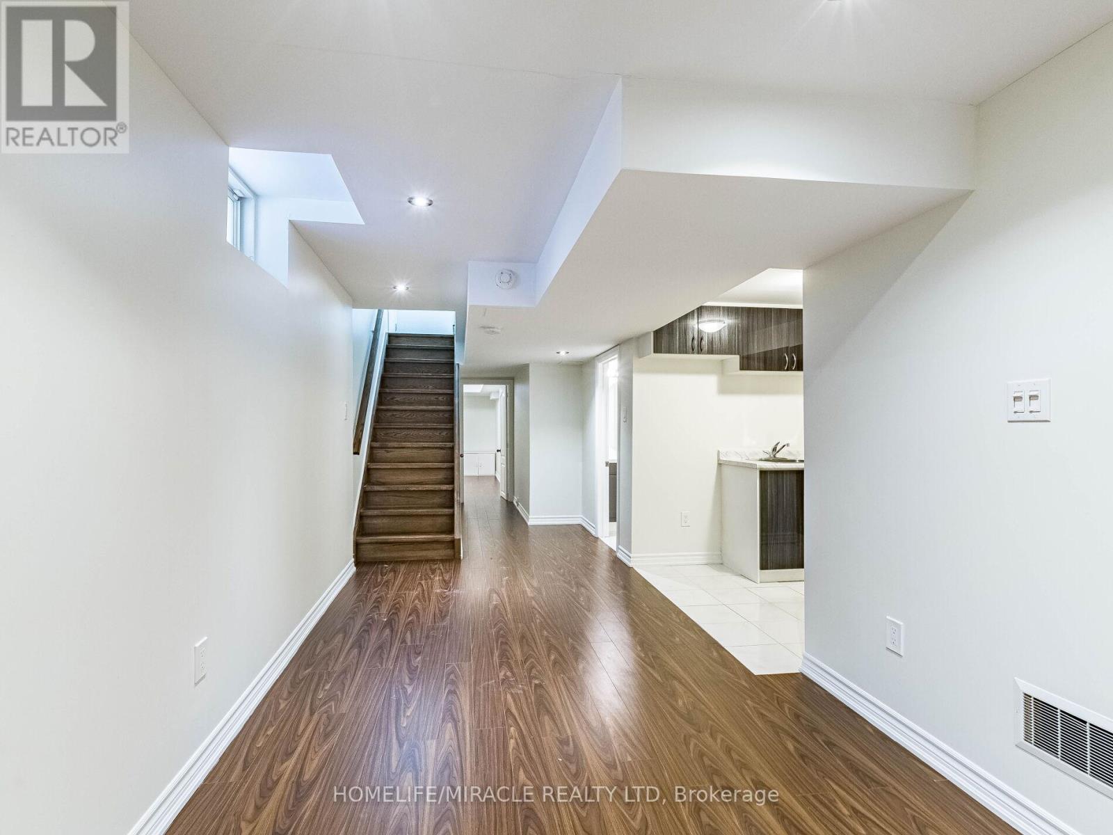 1130 Hickory Hollow Glen, Mississauga, Ontario  L5W 1Z8 - Photo 37 - W12675772