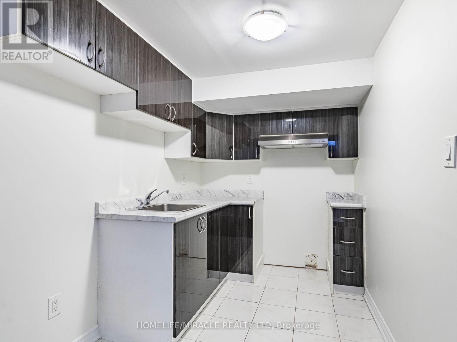 1130 Hickory Hollow Glen, Mississauga, Ontario  L5W 1Z8 - Photo 38 - W12675772