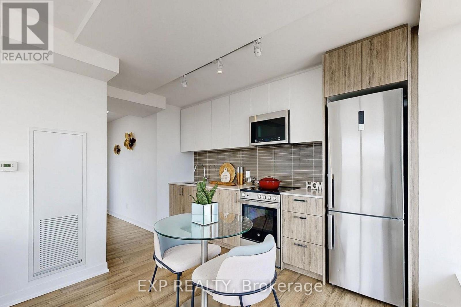 607 - 1787 St Clair Avenue W, Toronto, Ontario  M6N 1J6 - Photo 11 - W12675776