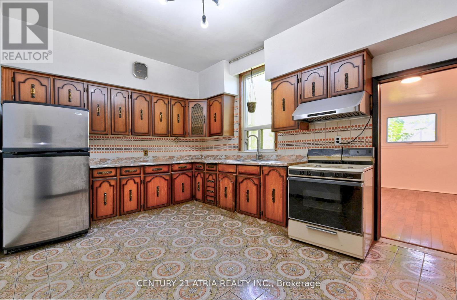 1195 Dovercourt Road, Toronto, Ontario  M6H 2Y1 - Photo 5 - W12675782