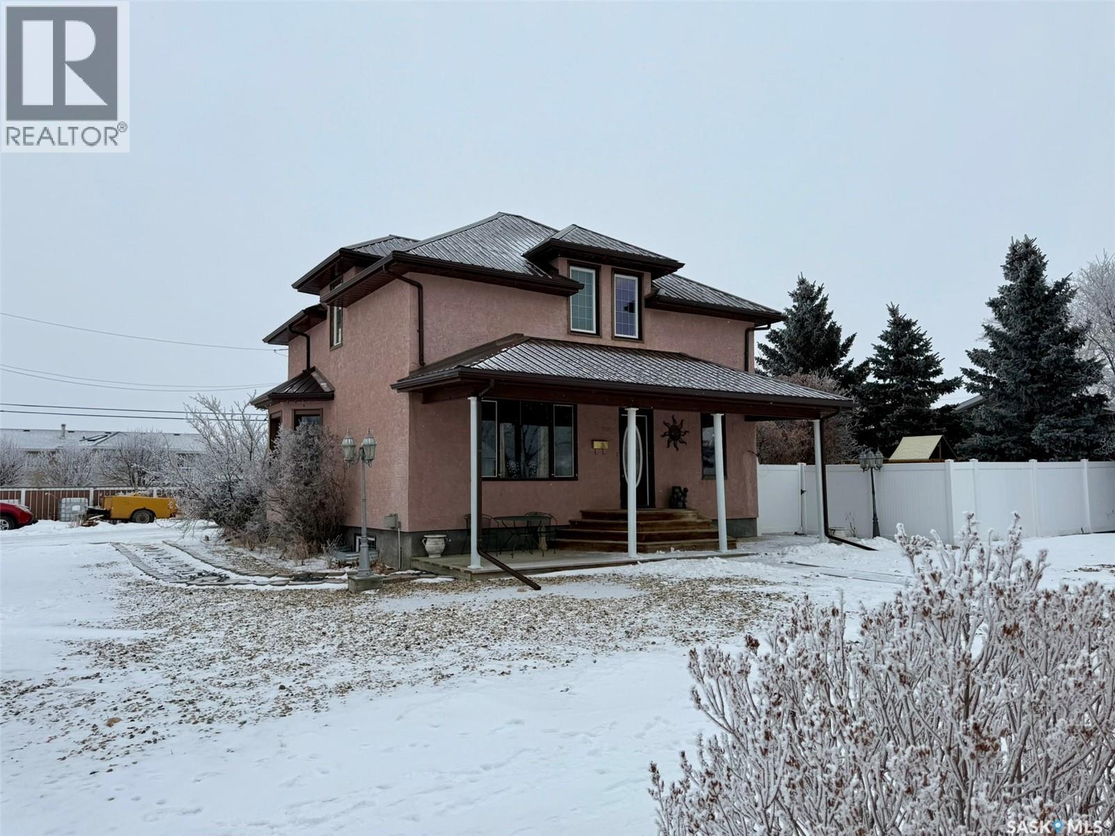 205 5th AVENUE E, gravelbourg, Saskatchewan