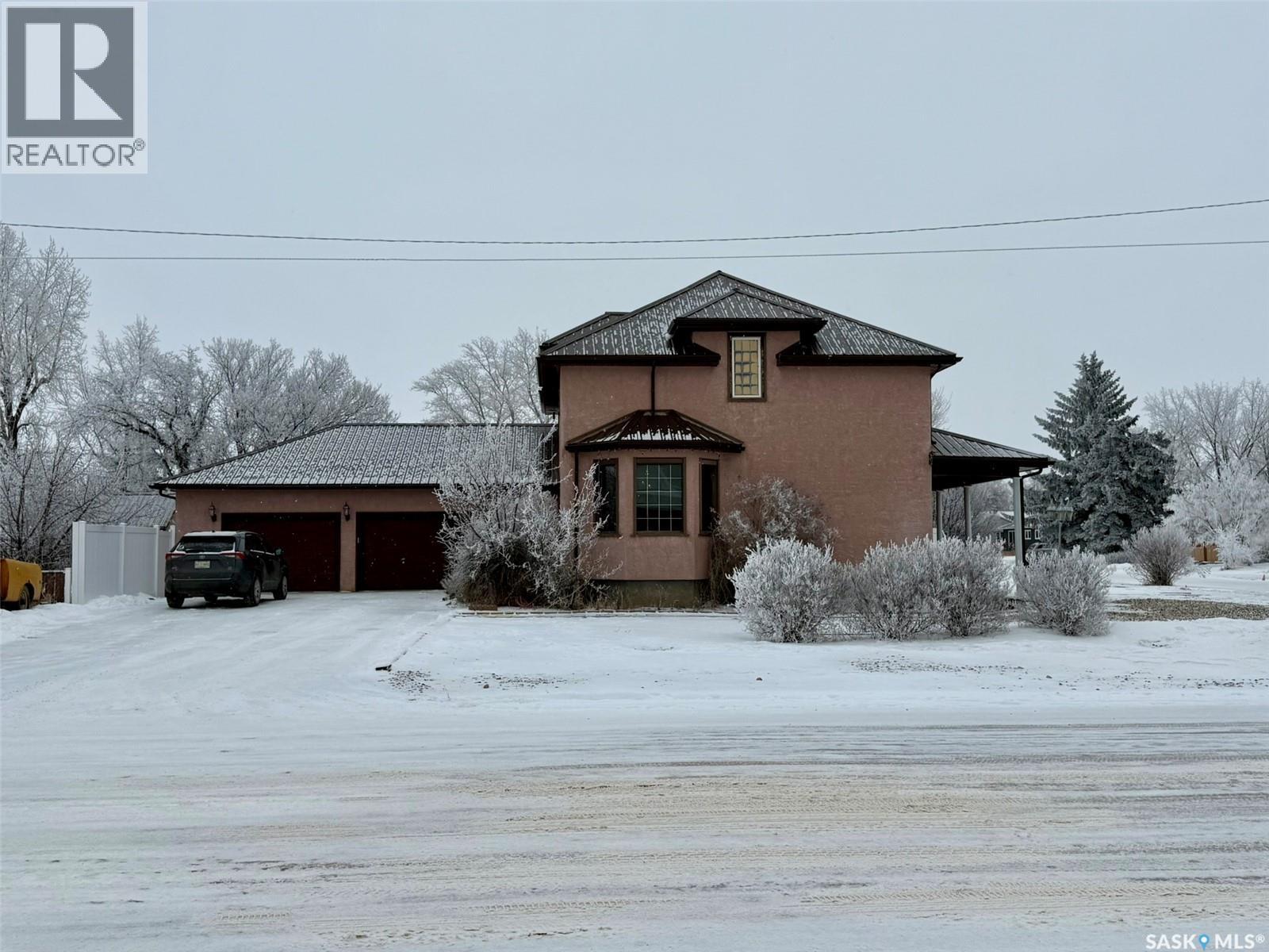 205 5th Avenue E, Gravelbourg, Saskatchewan  S0H 1X0 - Photo 2 - SK026311