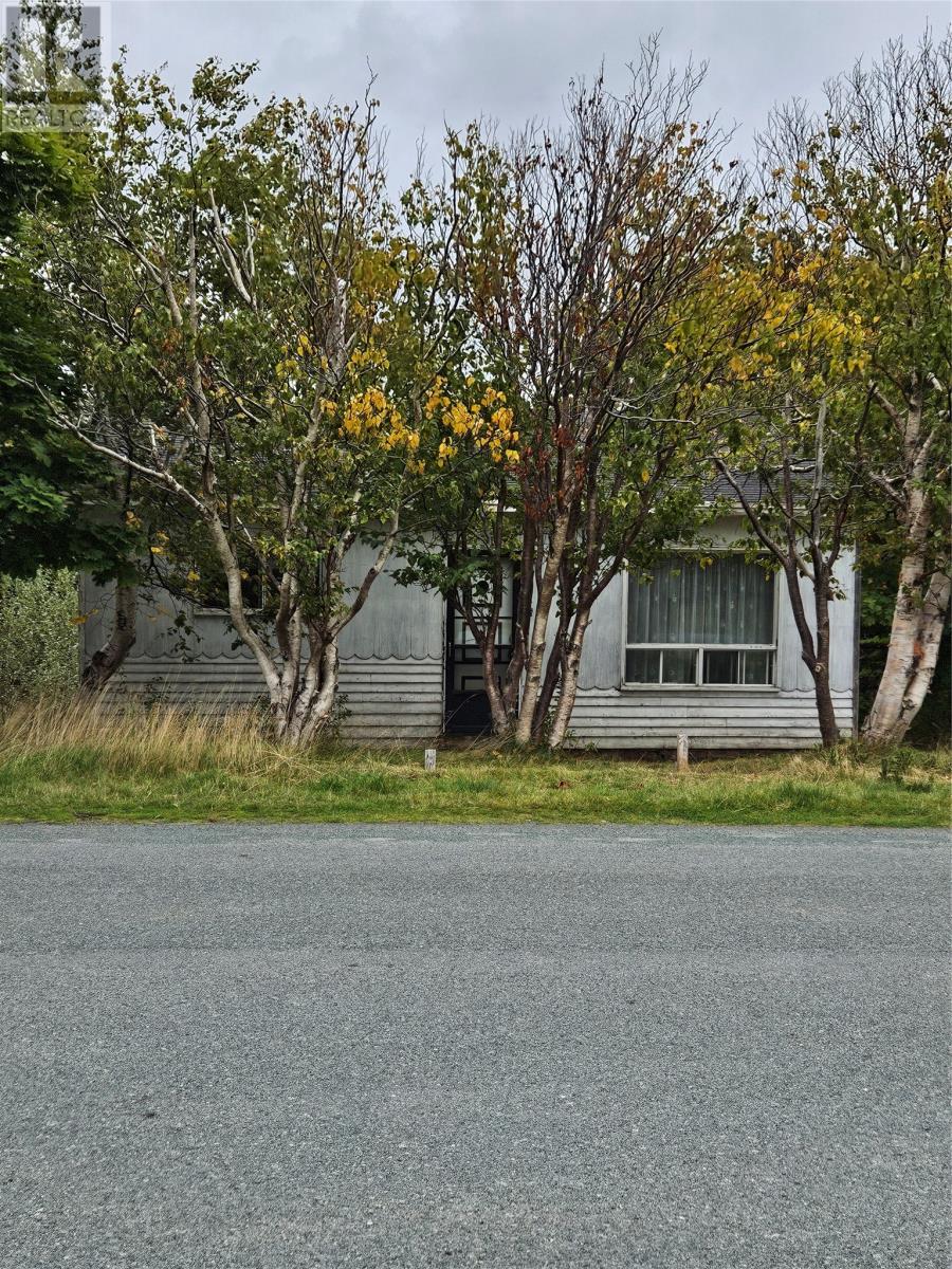 17 Renown Street, Bell Island, Newfoundland & Labrador  A0A 4H0 - Photo 2 - 1293419