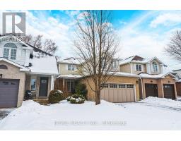 11 GAW CRESCENT, Guelph, Ontario