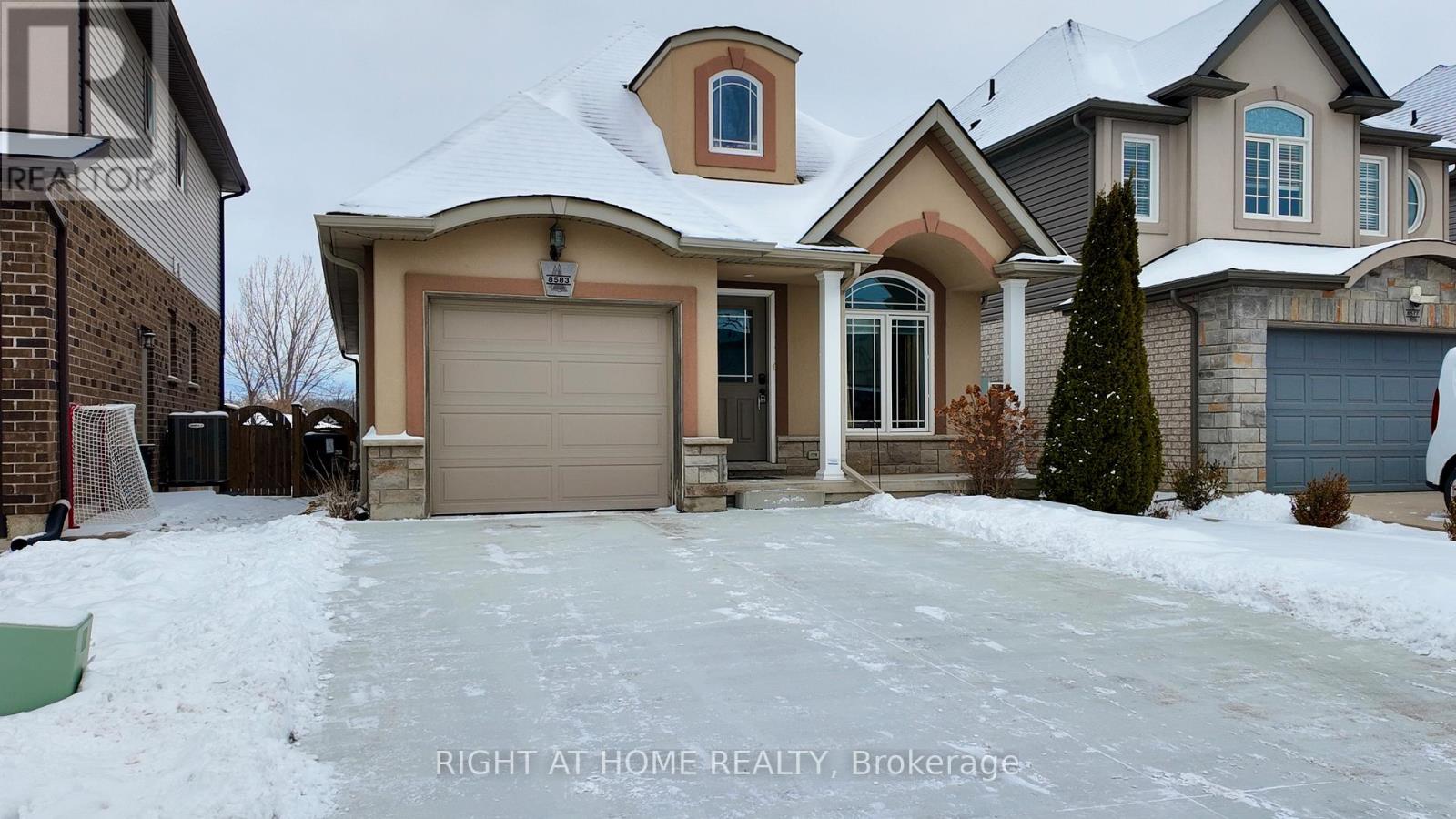 8583 Jennifer Crescent N, Niagara Falls, Ontario  L2H 1H4 - Photo 2 - X12675742