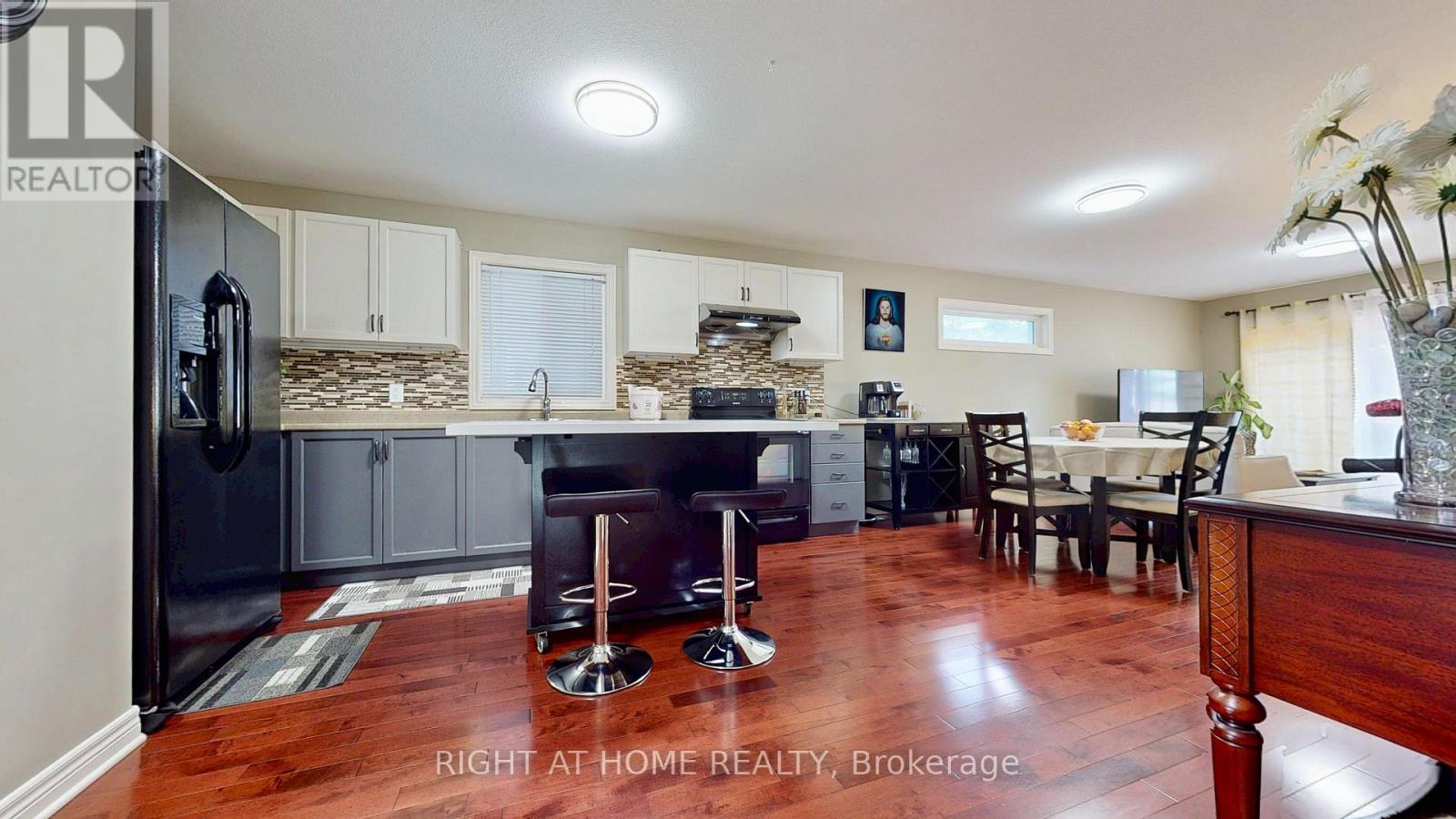 8583 Jennifer Crescent N, Niagara Falls, Ontario  L2H 1H4 - Photo 5 - X12675742