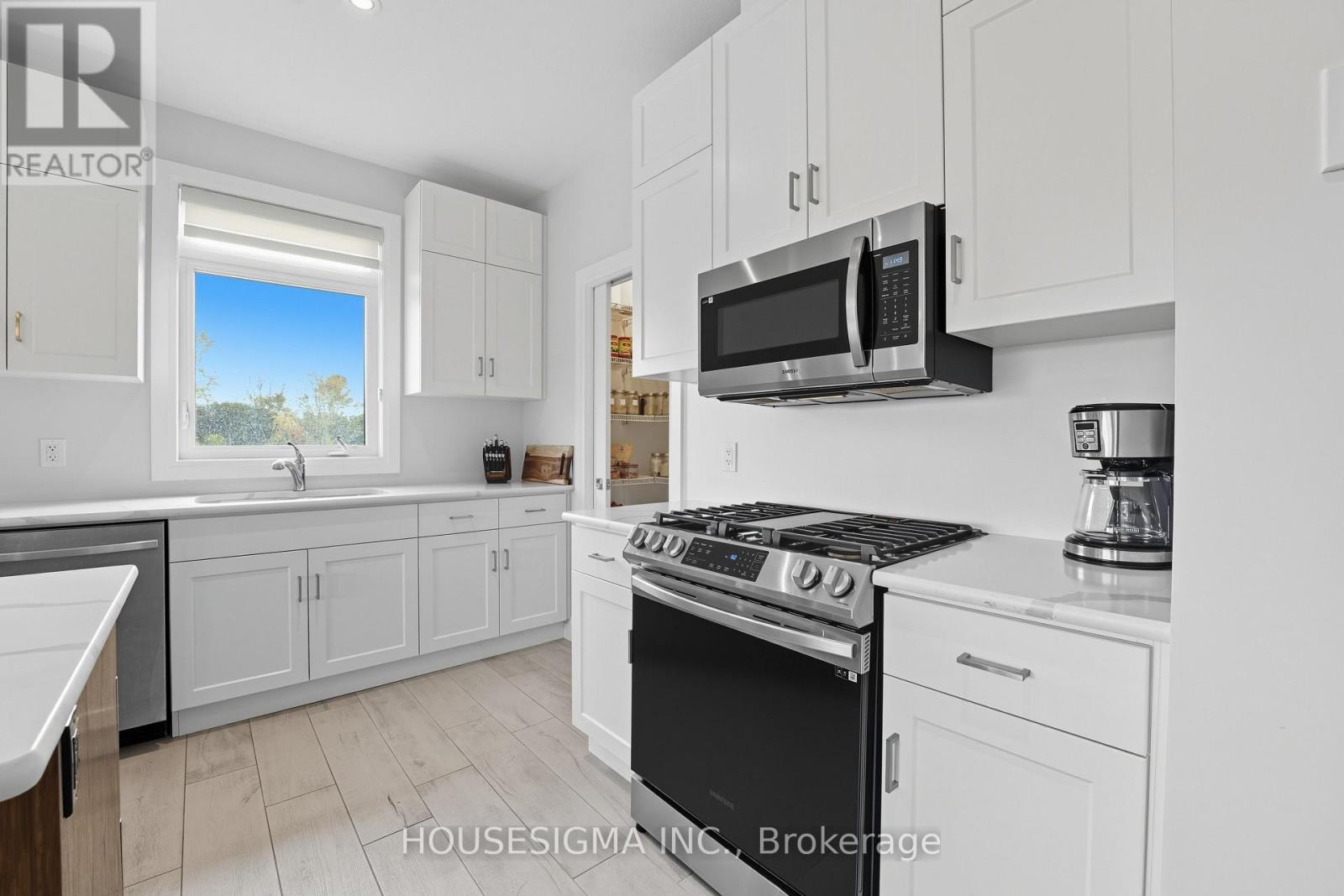 106 Cutting Drive, Centre Wellington, Ontario  N0B 1S0 - Photo 10 - X12675754