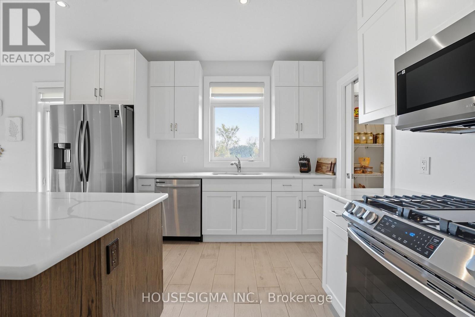 106 Cutting Drive, Centre Wellington, Ontario  N0B 1S0 - Photo 9 - X12675754