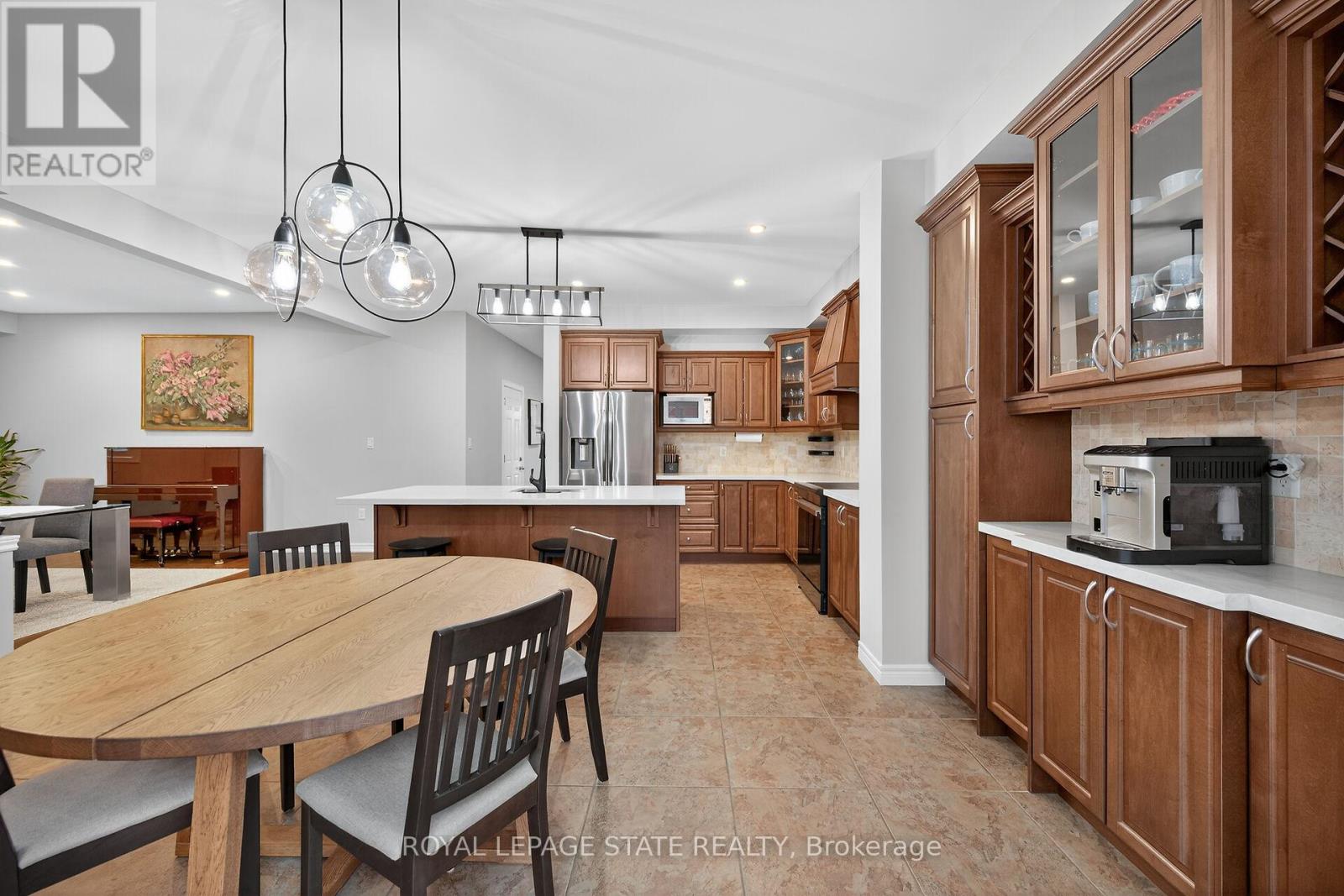 181 Springview Drive, Hamilton, Ontario  L8B 0V9 - Photo 8 - X12675804