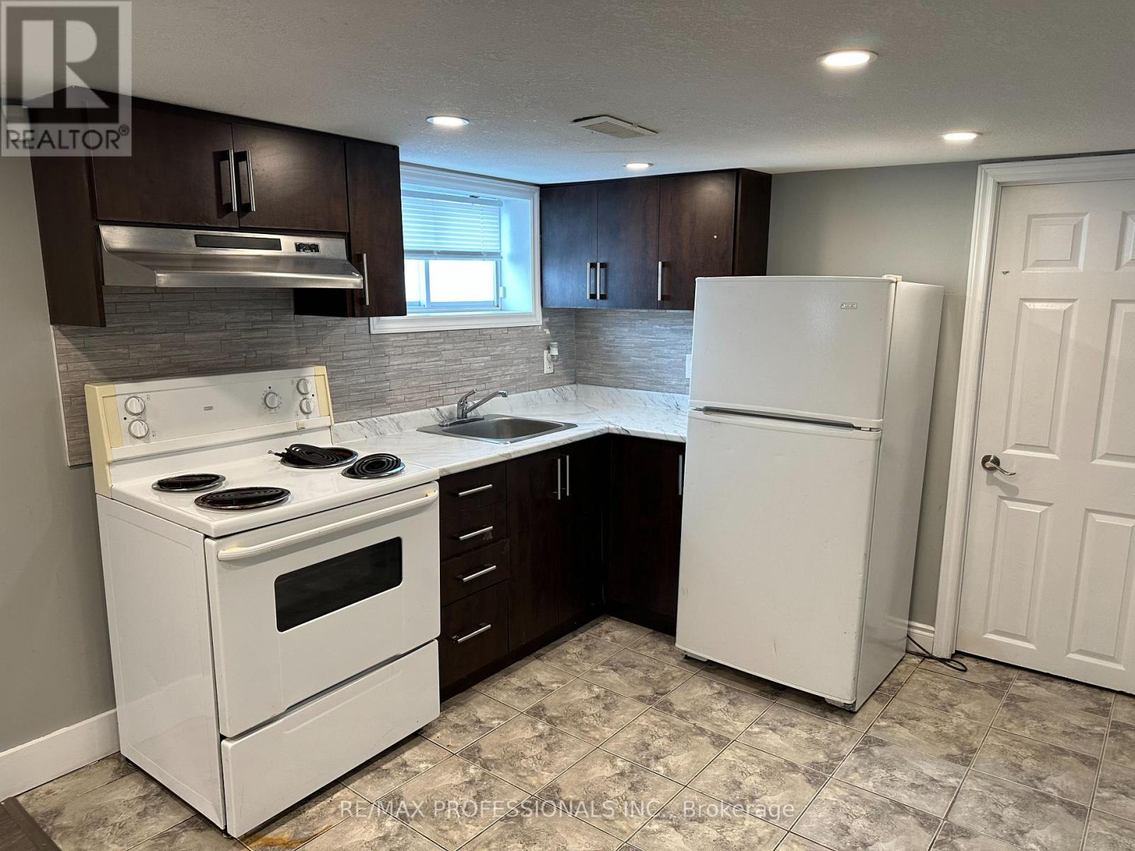 Lower - 167.5 Grosvenor Avenue N, Hamilton, Ontario  L8L 7S1 - Photo 5 - X12675806