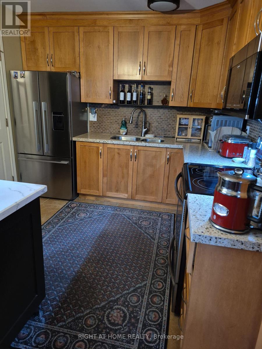 A - 25 Wellington Avenue E, Oshawa, Ontario  L1H 8P1 - Photo 2 - E12675896