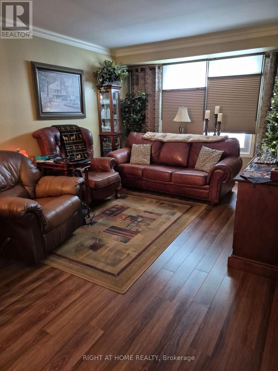 A - 25 Wellington Avenue E, Oshawa, Ontario  L1H 8P1 - Photo 4 - E12675896