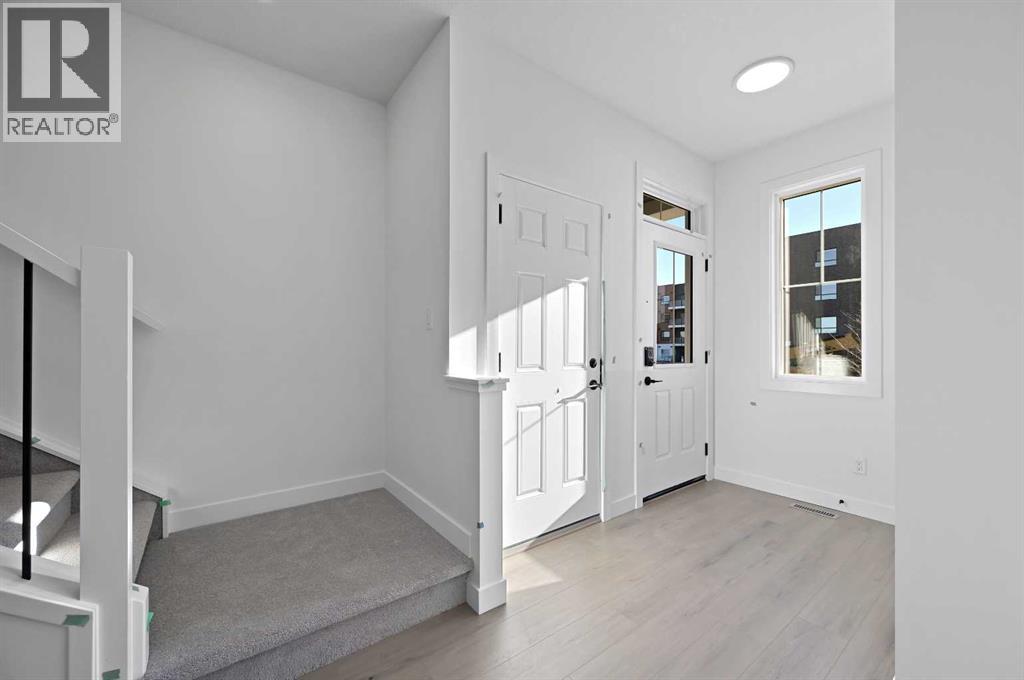 264 Edith Place Nw, Calgary, Alberta  T3R 2E1 - Photo 3 - A2272254