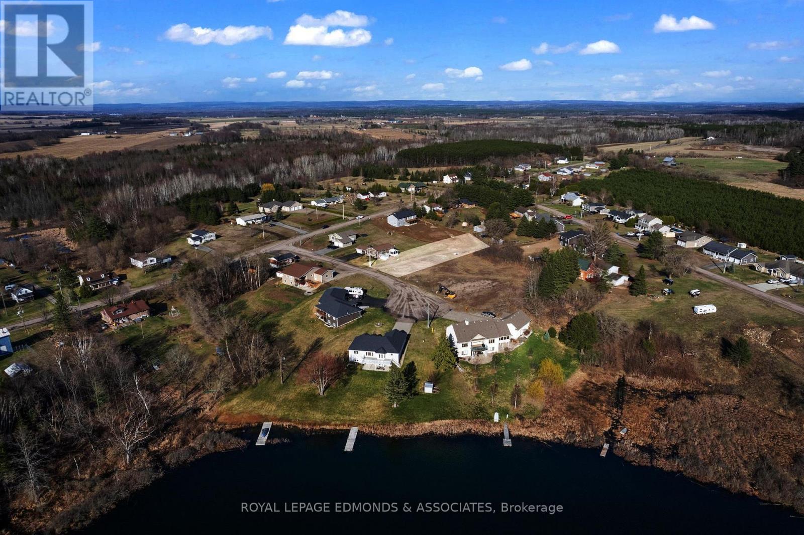 5 Mapleview Court, Whitewater Region, Ontario  K0J 1C0 - Photo 2 - X12675838