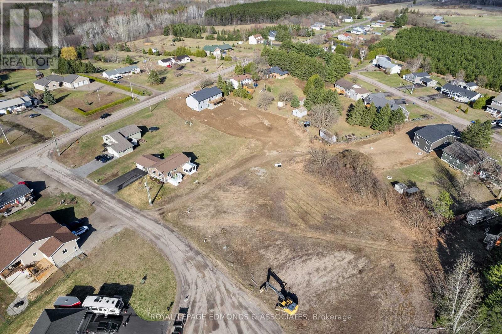 5 Mapleview Court, Whitewater Region, Ontario  K0J 1C0 - Photo 6 - X12675838