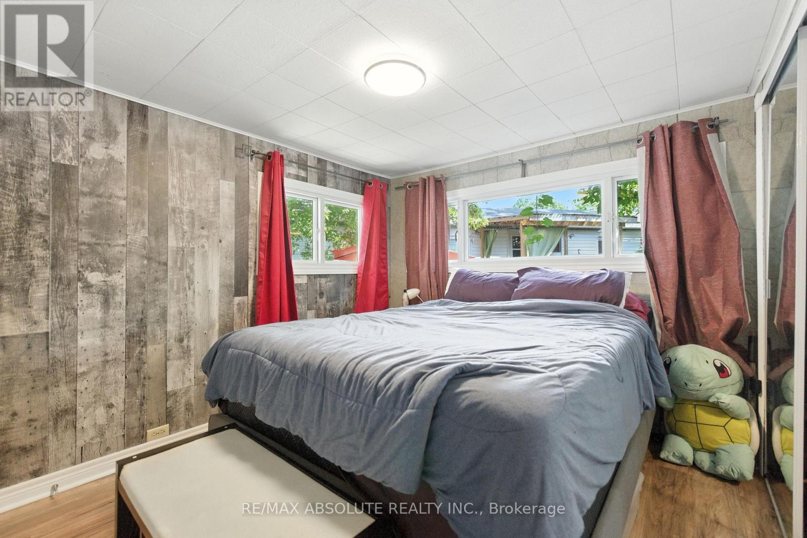 21 Bonner Street, Ottawa, Ontario  K2H 7S9 - Photo 10 - X12675912