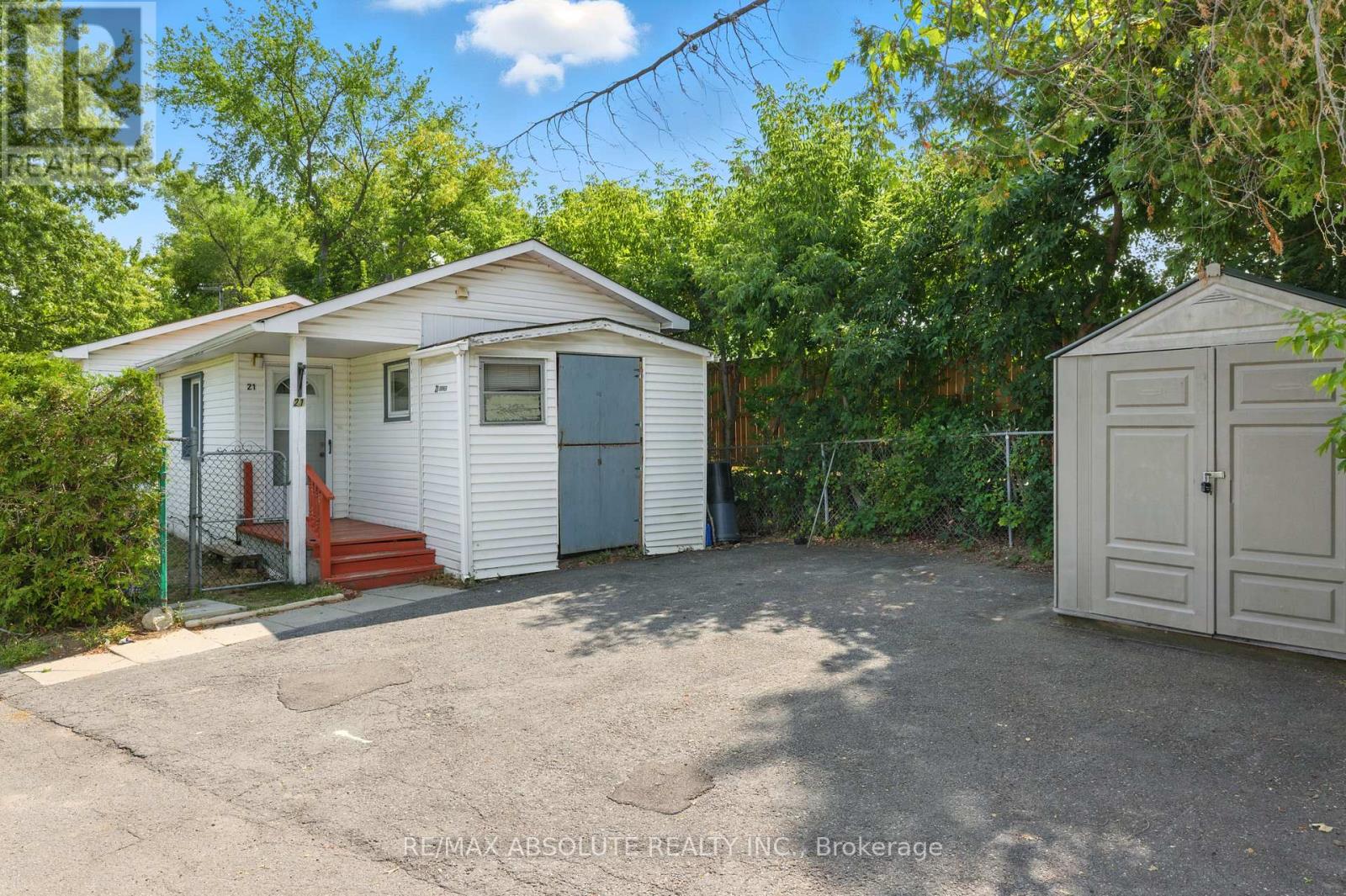 21 Bonner Street, Ottawa, Ontario  K2H 7S9 - Photo 16 - X12675912