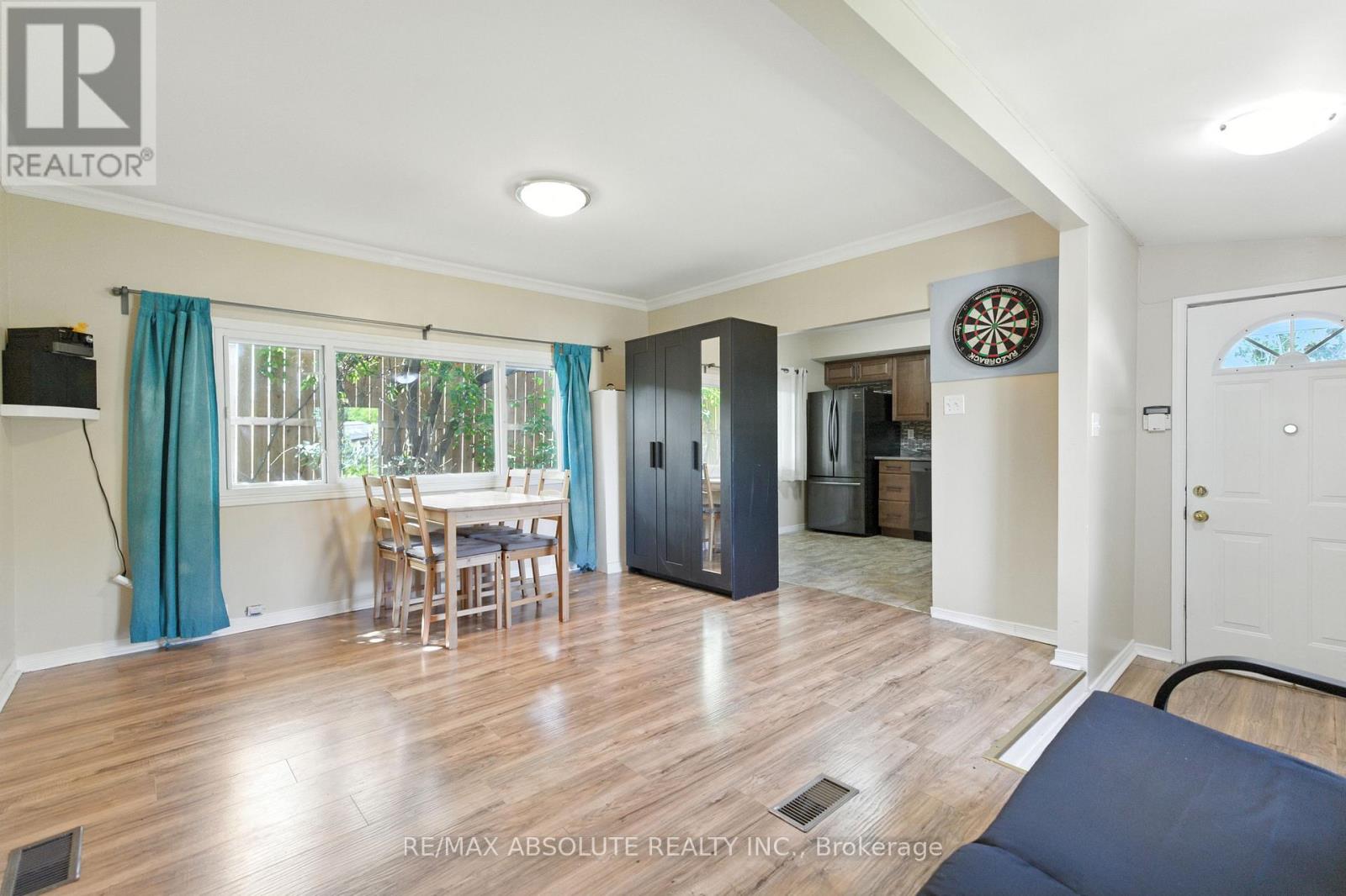 21 Bonner Street, Ottawa, Ontario  K2H 7S9 - Photo 3 - X12675912