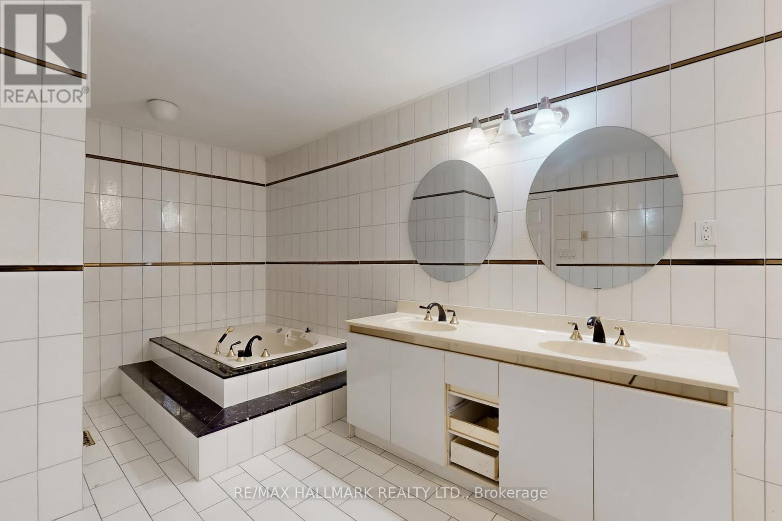 61 Glenayr Road, Richmond Hill, Ontario  L4B 2V8 - Photo 30 - N12674382