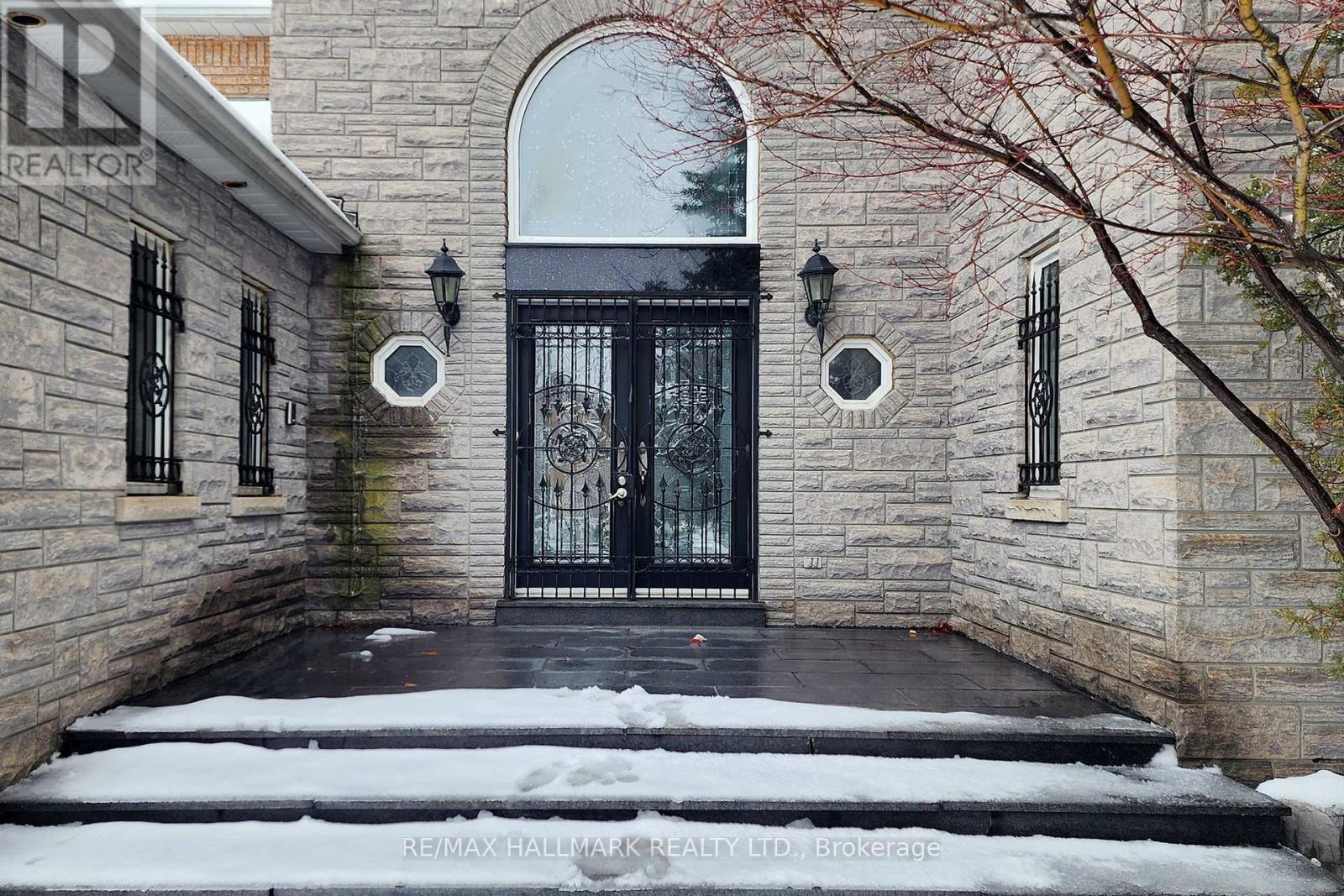 61 Glenayr Road, Richmond Hill, Ontario  L4B 2V8 - Photo 4 - N12674382