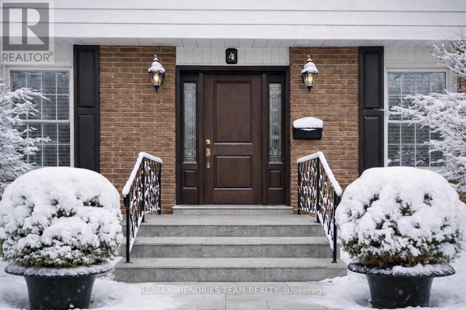 4 Upper Canada Drive, St. Catharines, Ontario  L2N 3H4 - Photo 3 - X12675910