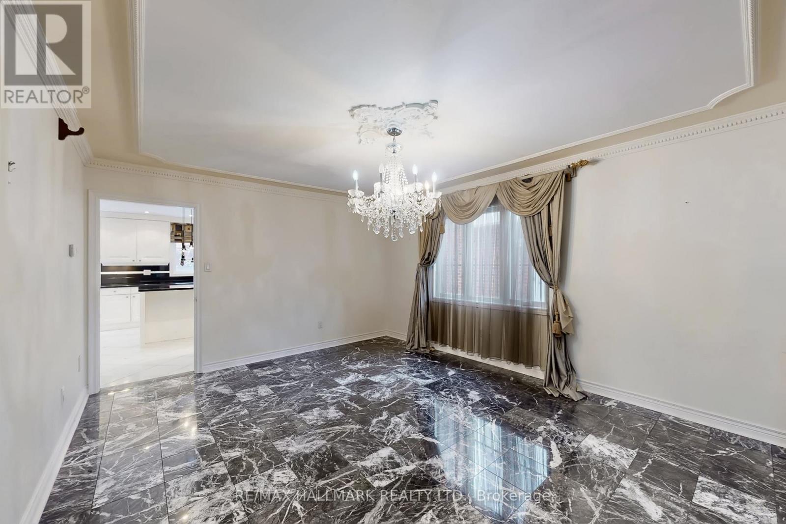 61 Glenayr Road, Richmond Hill, Ontario  L4B 2V8 - Photo 10 - N12674382