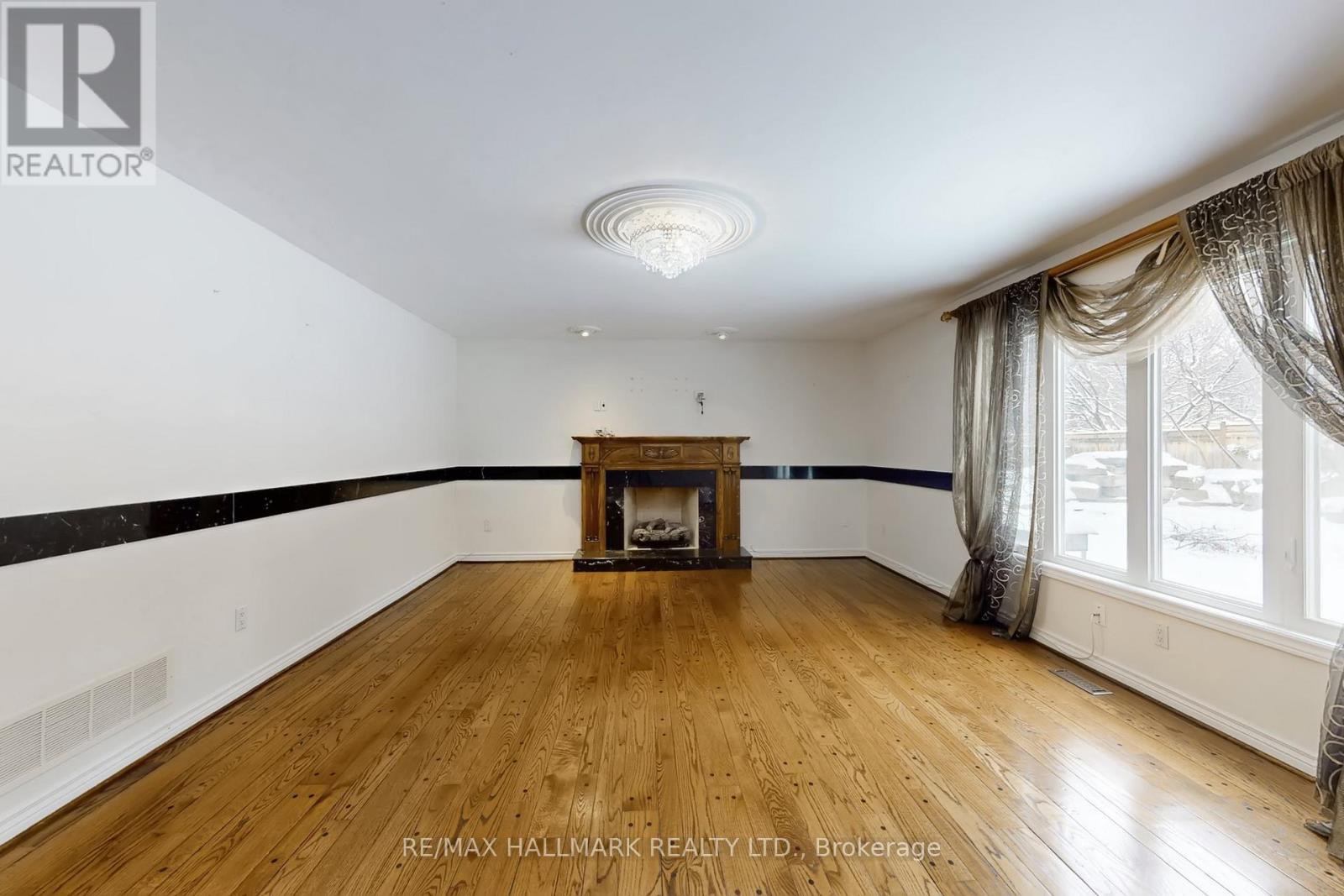 61 Glenayr Road, Richmond Hill, Ontario  L4B 2V8 - Photo 11 - N12674382