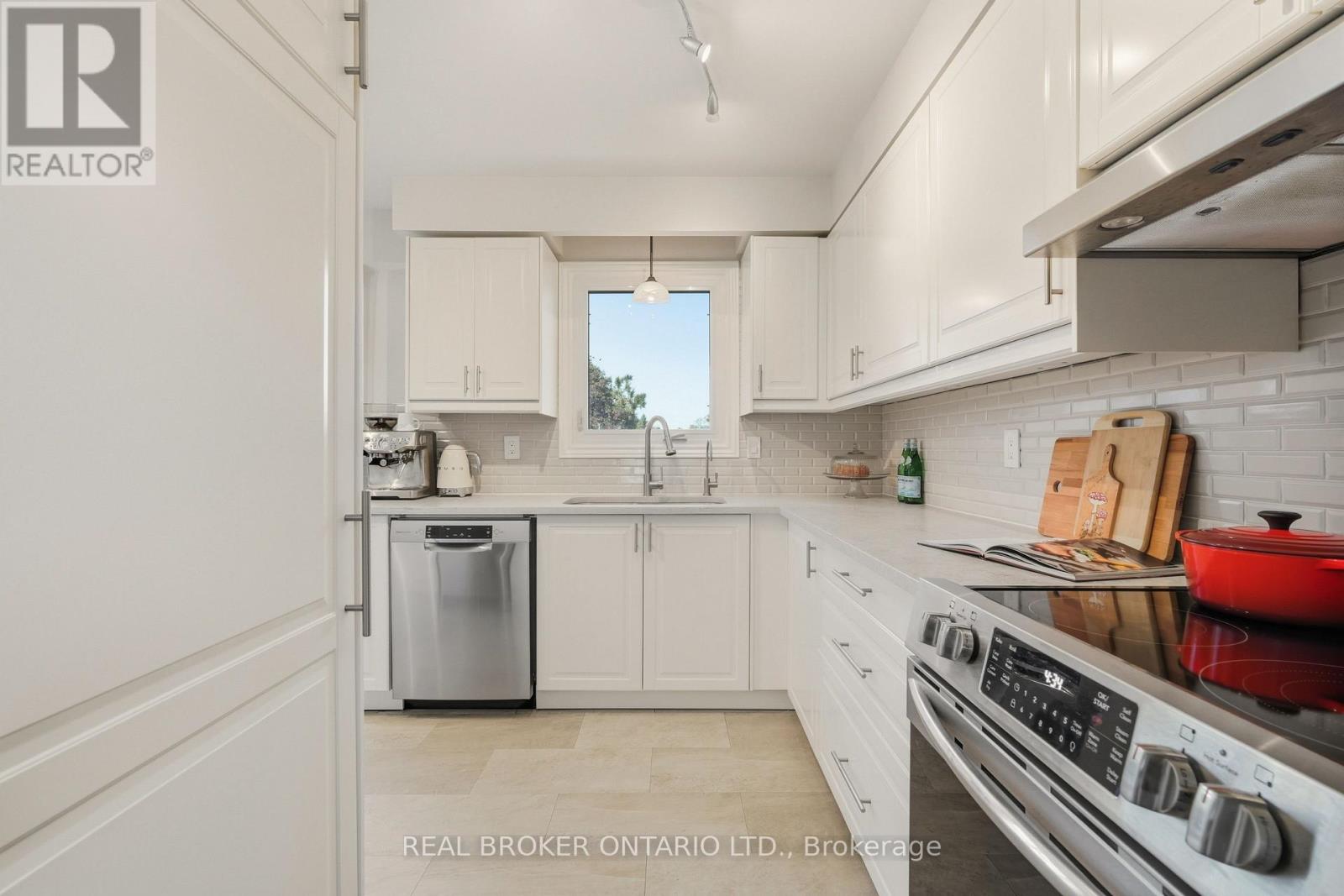 33 Porter Crescent, Barrie, Ontario  L4M 5H8 - Photo 14 - S12508702