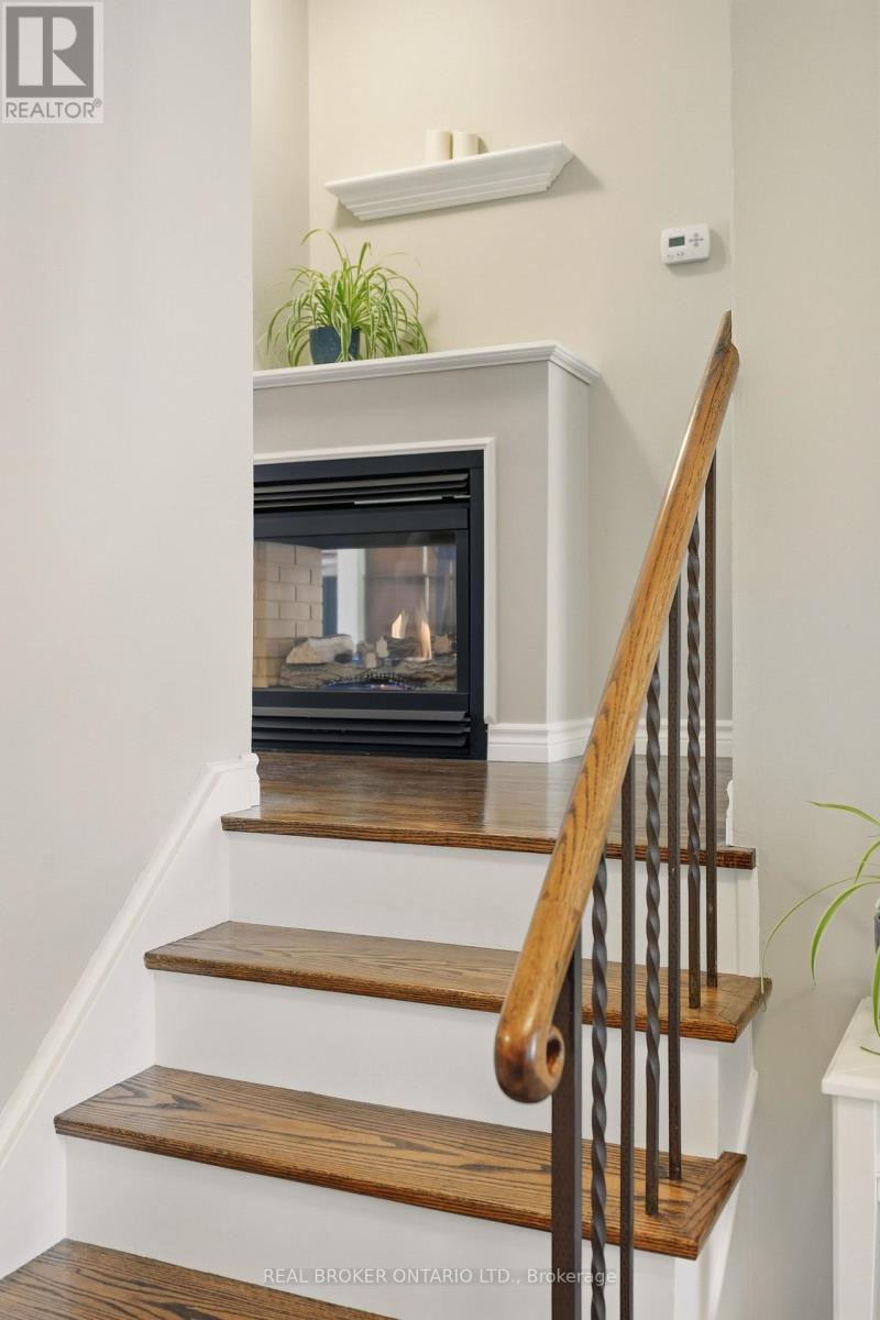 33 Porter Crescent, Barrie, Ontario  L4M 5H8 - Photo 9 - S12508702