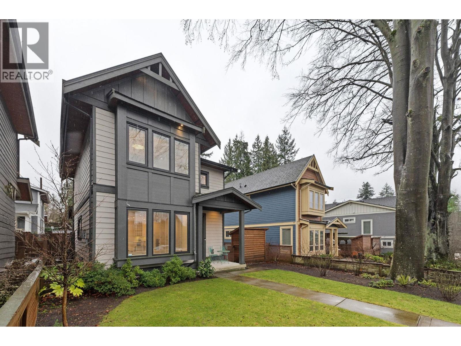 2008 LARSON ROAD, North Vancouver, British Columbia