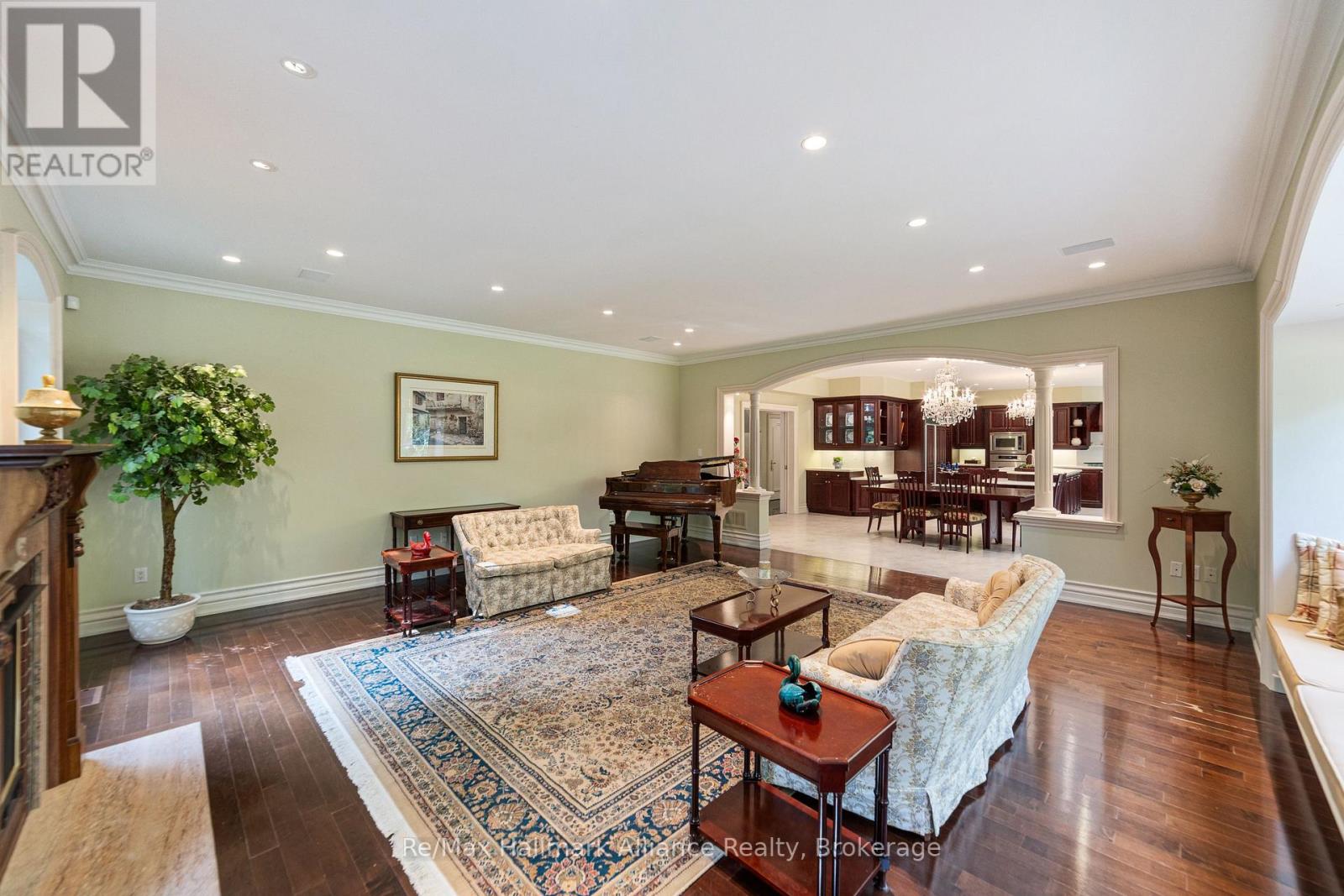 1024 Linbrook Road, Oakville, Ontario  L6J 2L1 - Photo 16 - W12429460