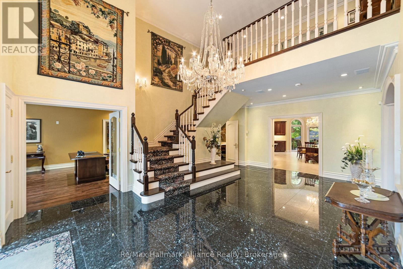 1024 Linbrook Road, Oakville, Ontario  L6J 2L1 - Photo 6 - W12429460